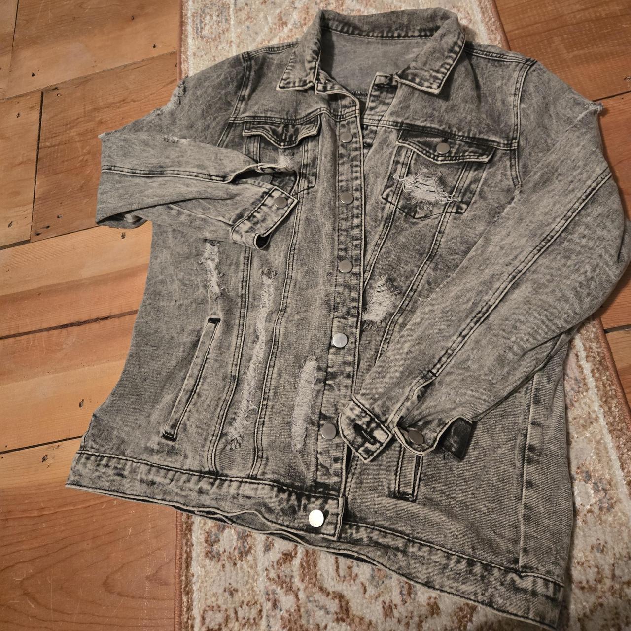 item listed by camryneliza18