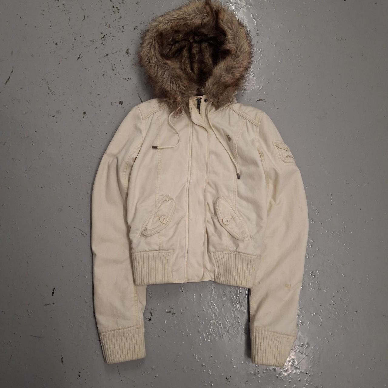 Y2k fur-jacket - Depop