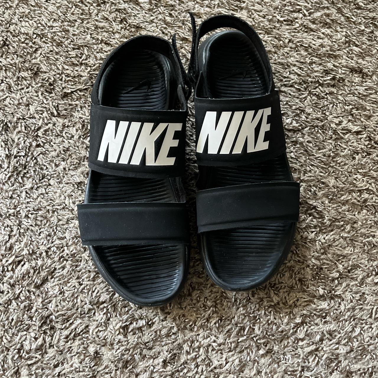 Nike tanjun black and white sandals online