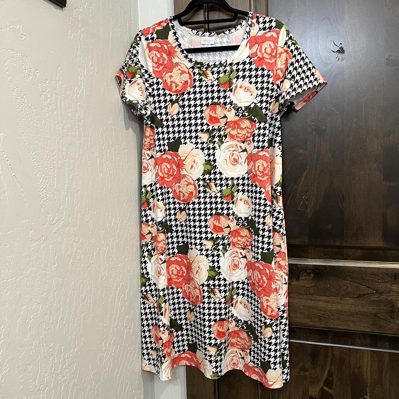 Lularoe Jessie dress in black and red whitefloral. Depop