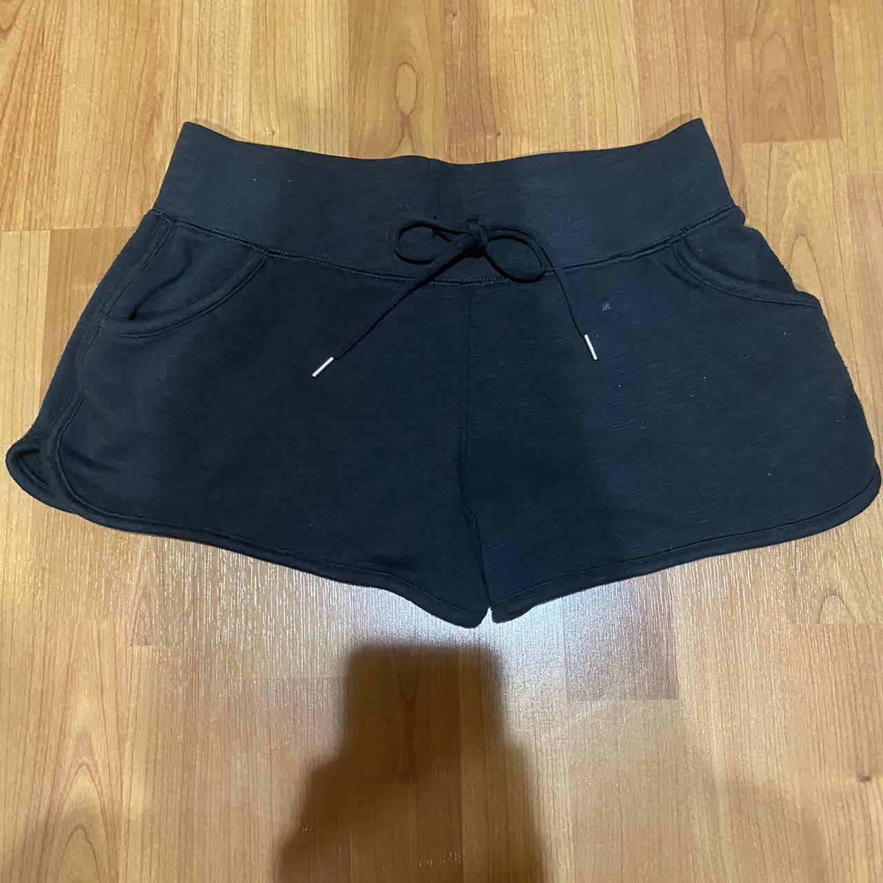 item listed by arlyngrix64