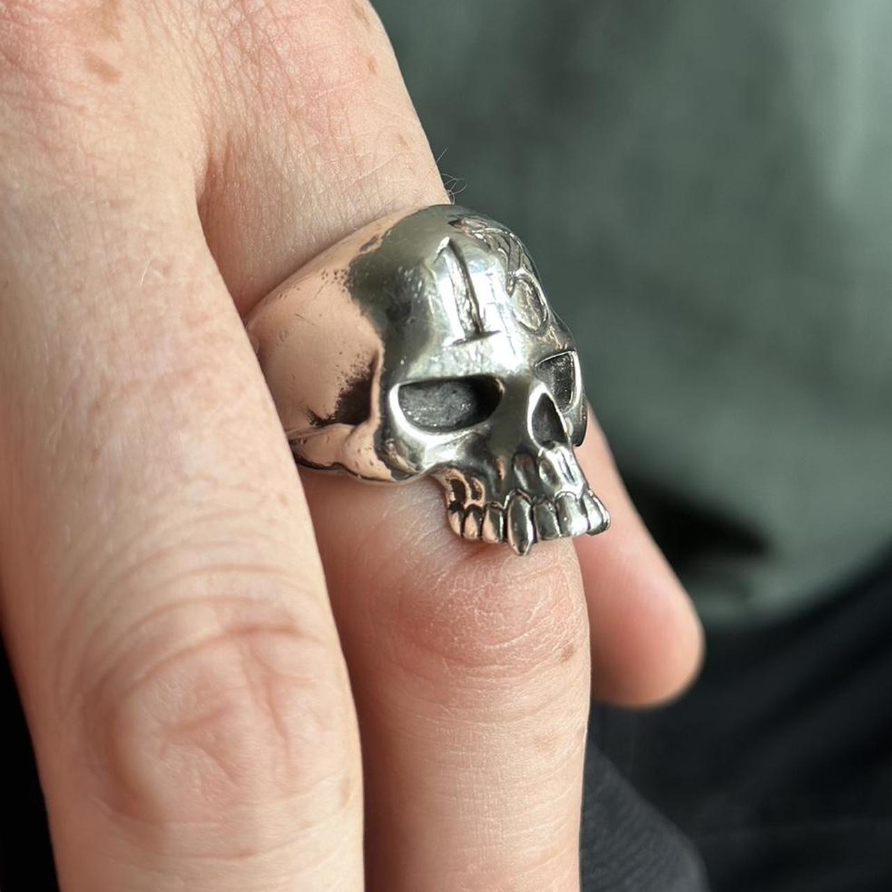 アクセサリー The Great Frog evil skull ring 13-evil-skull-ring-angled.jpg.webp