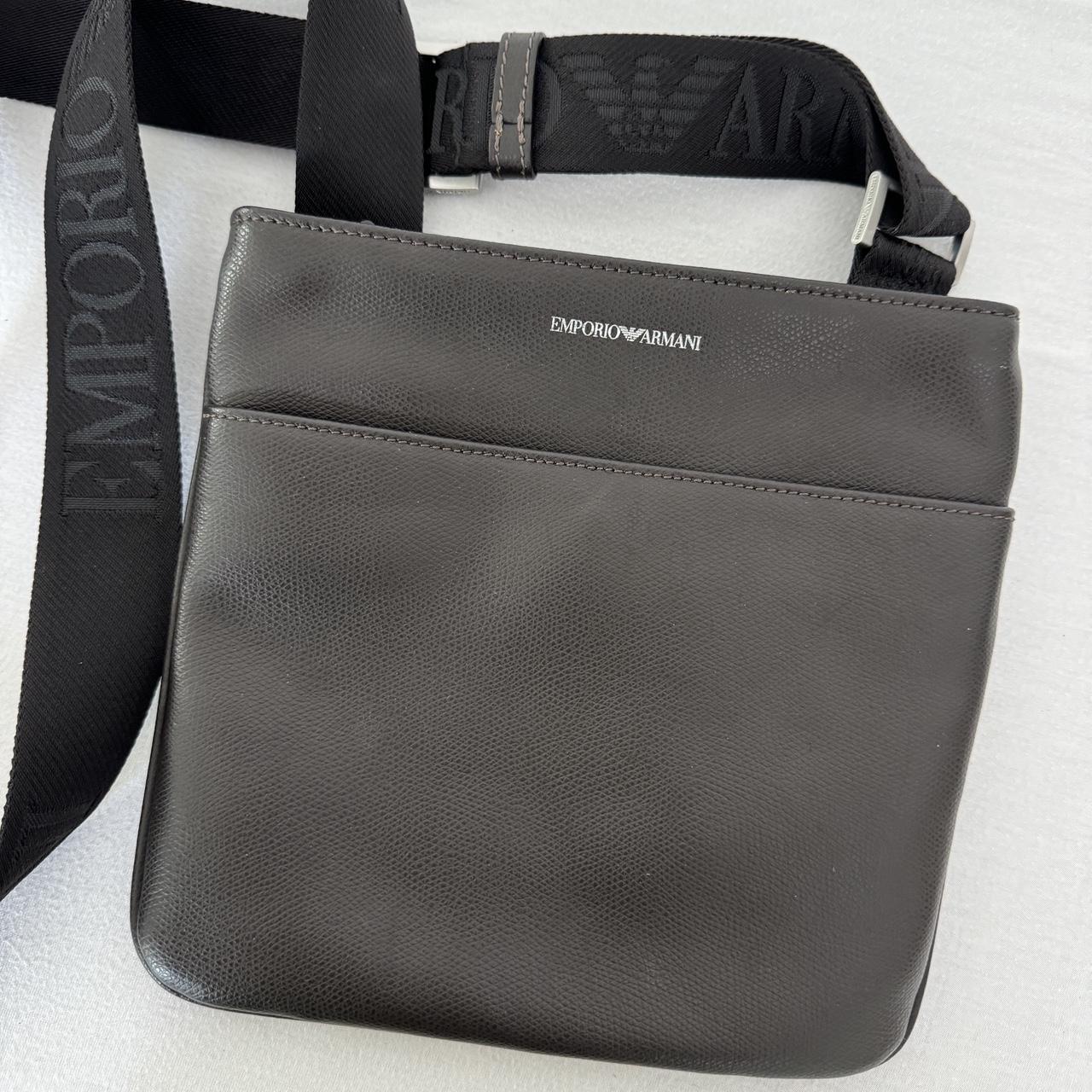 ★ EMPORIO ARMANI ★ SMALL FLAT MESSENGER ショルダーバッグ EMPORIO ARMANI Small Flat Messenger Bag /Men's/ Black/ Made