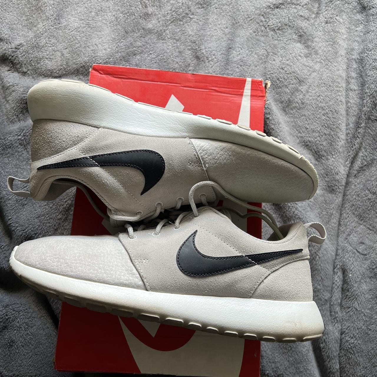 nike roshe run suede mens