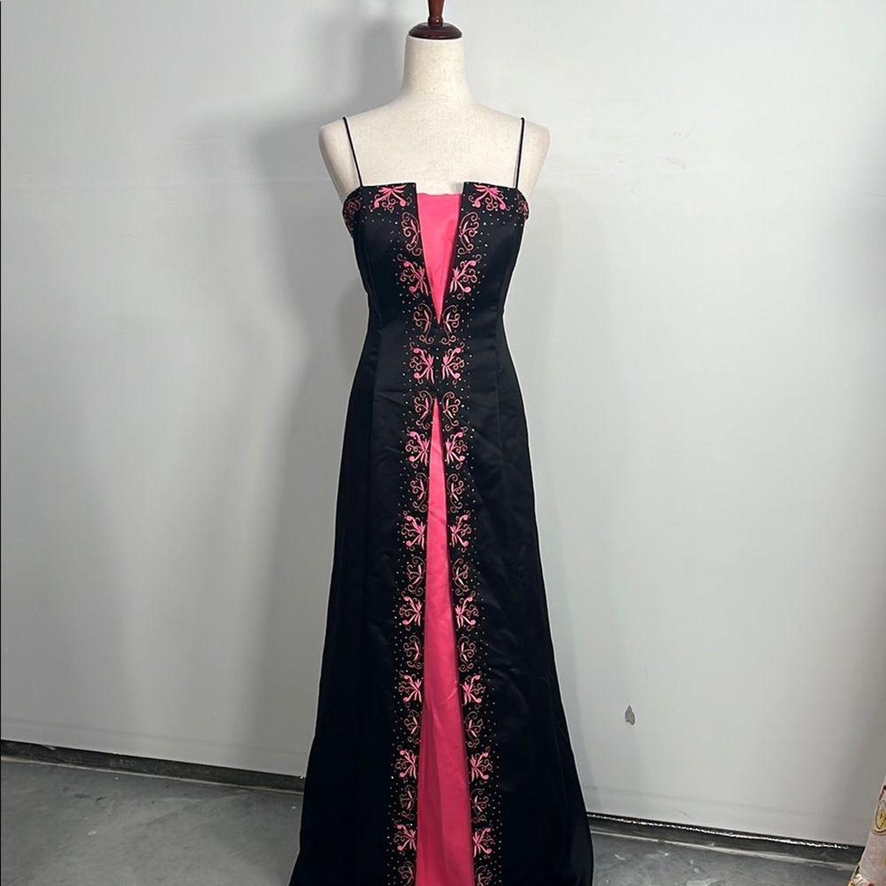 item listed by vivisthriftz