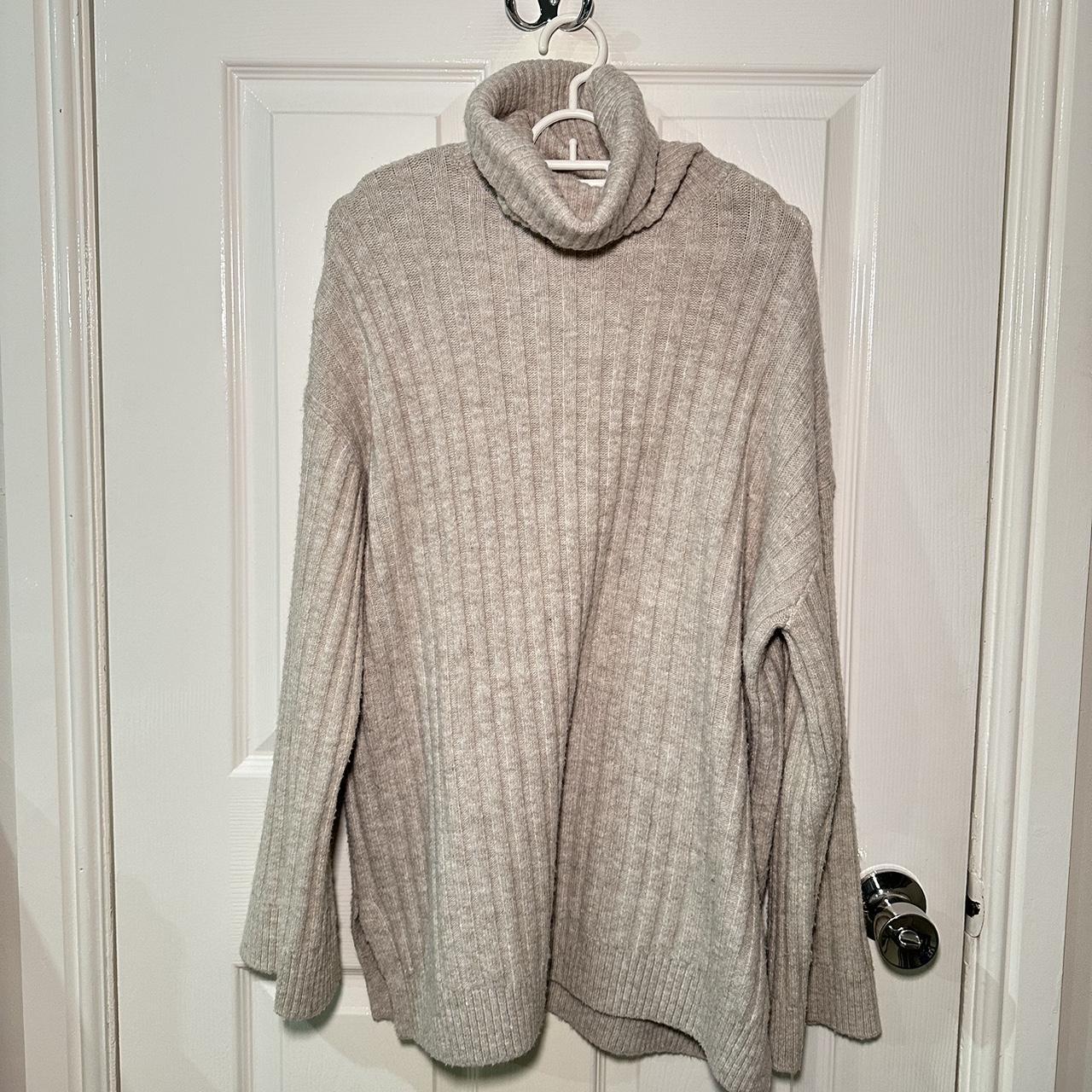 Beige H&M turtleneck sweater #turtleneck Depop