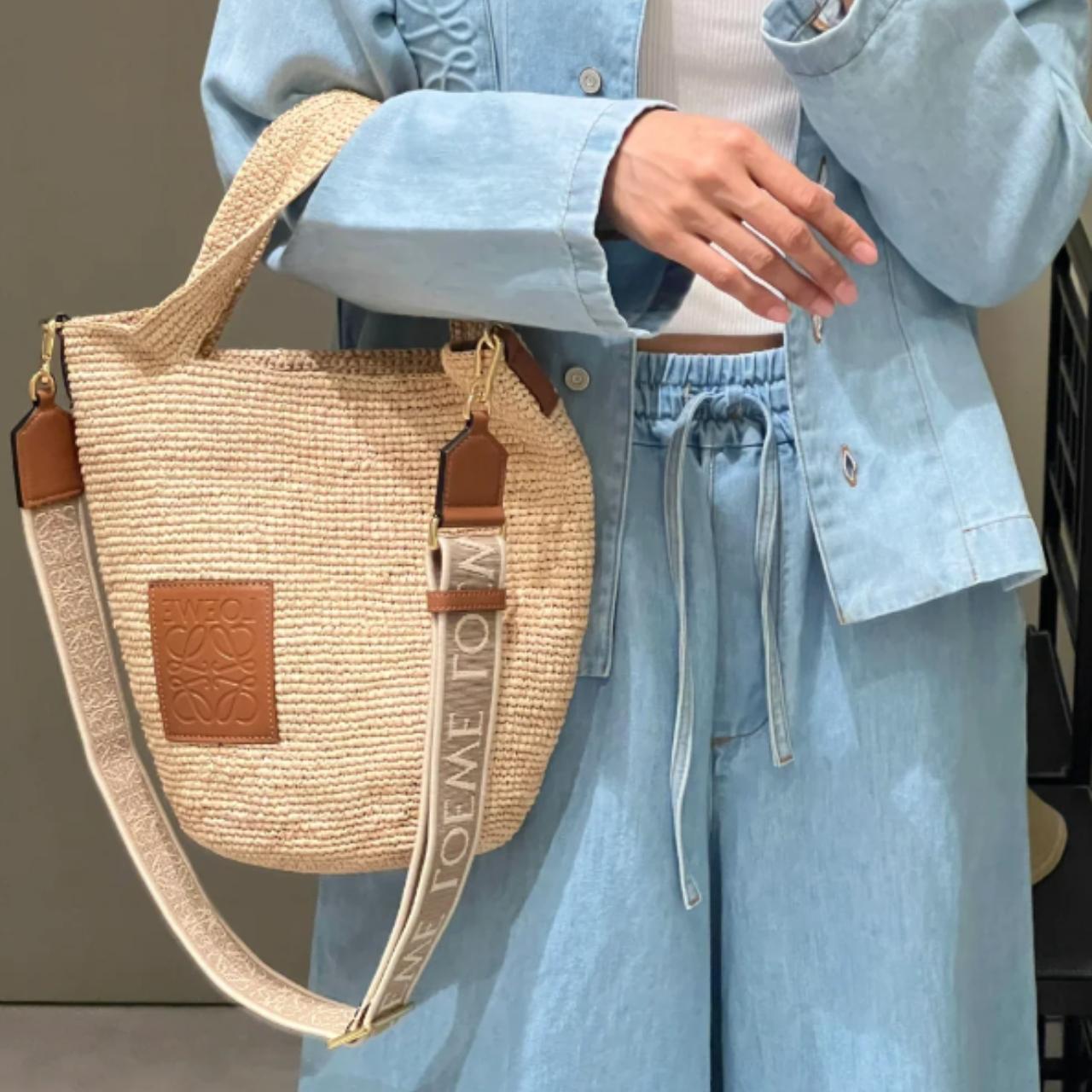 Loewe Slit bag in raffia and calfskin Colour : | Depop