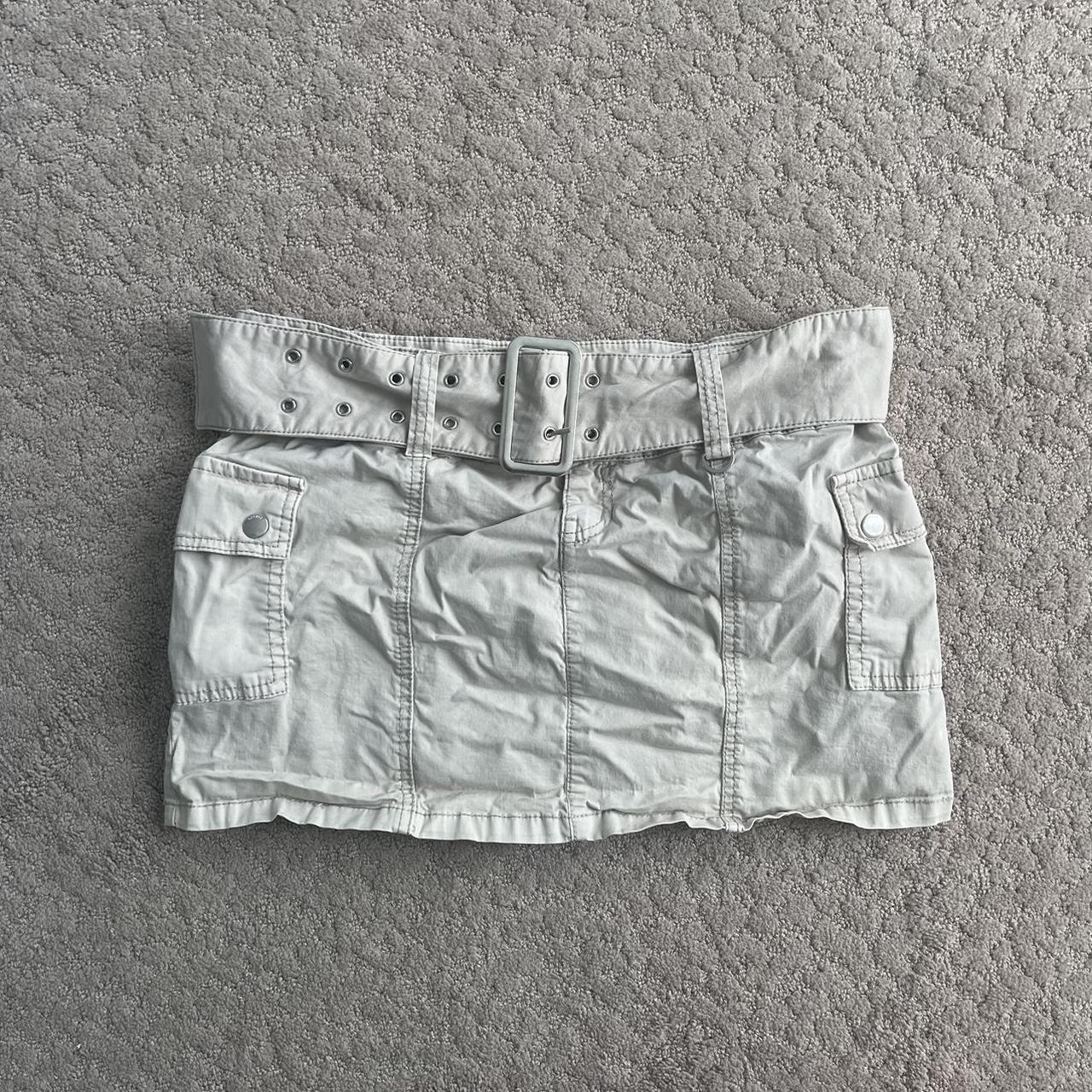 Garage mini cargo skirt with chunky belt Look