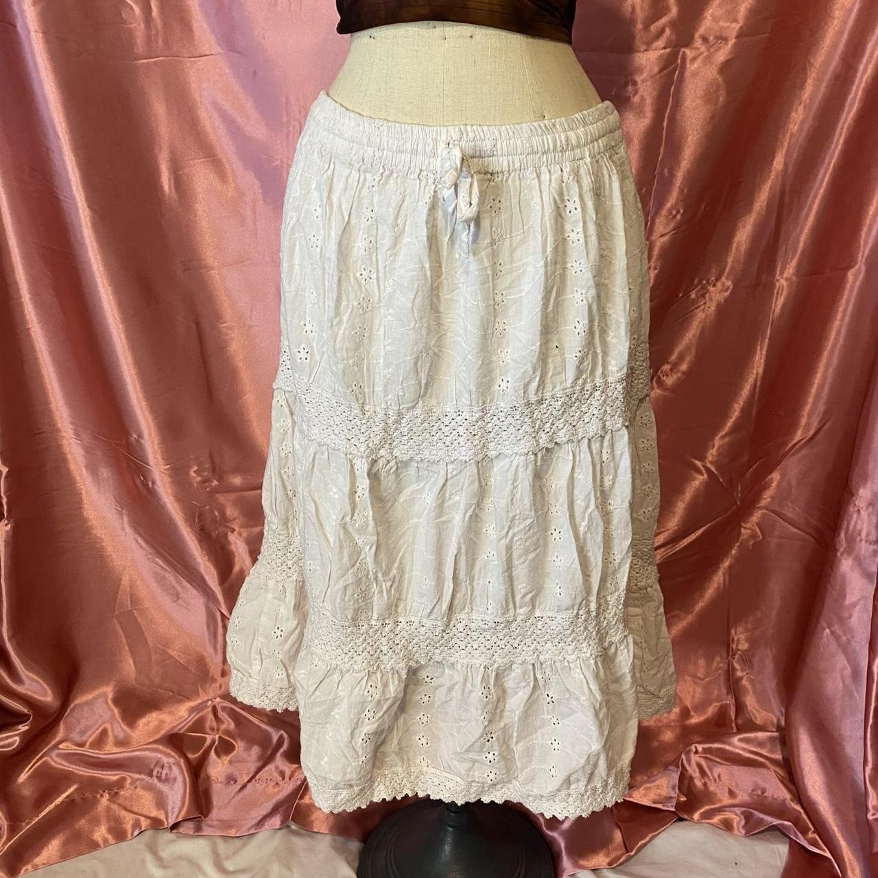 Women's Skirt - White - M – White tiered lace mid… - image 1