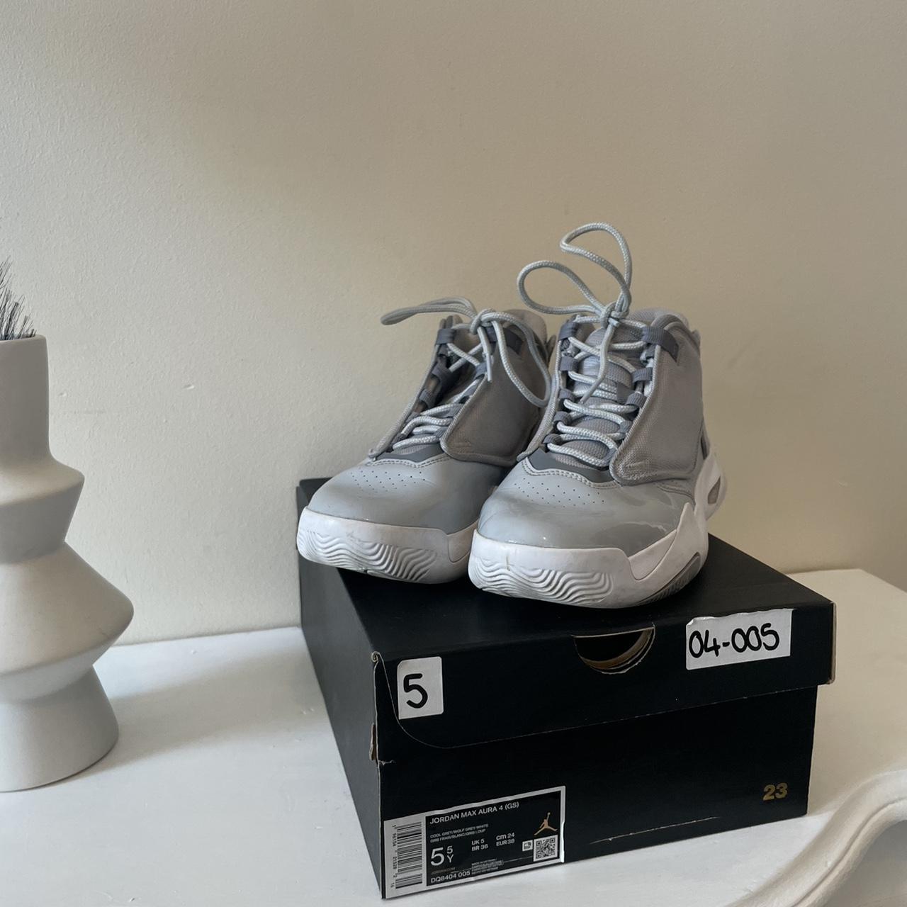 jordan max aura size 5.5