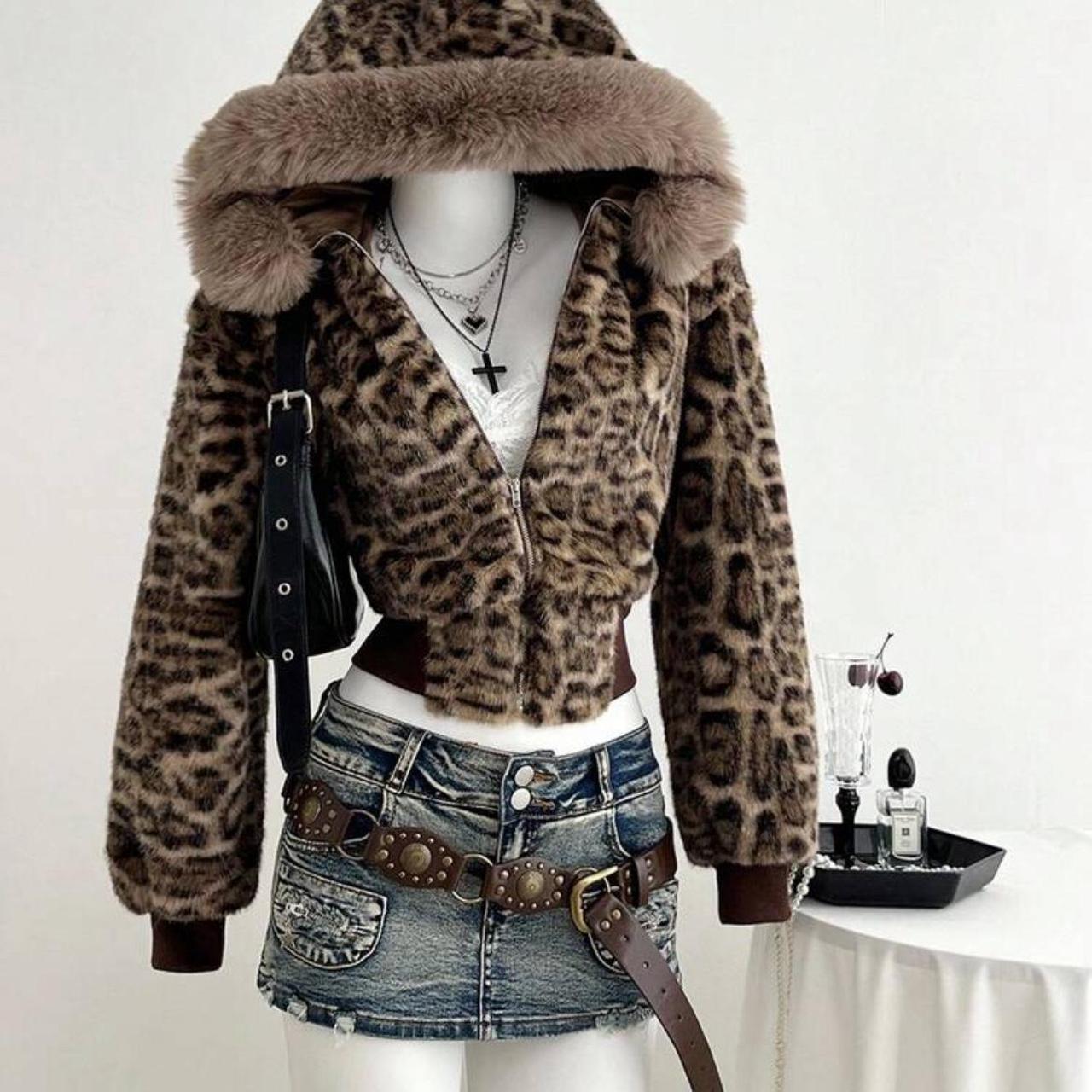 Y2k fur-jacket - Depop