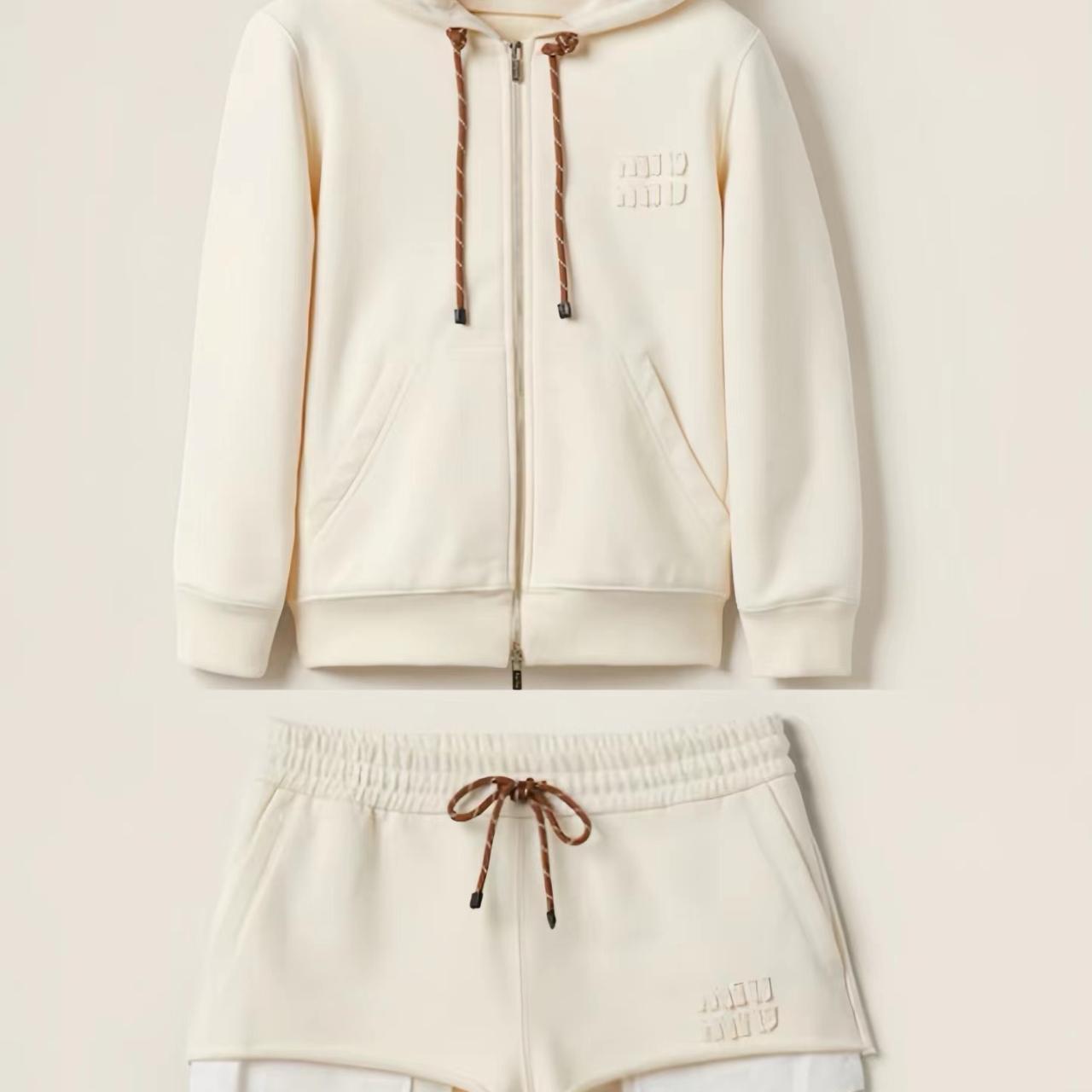 【ミュウミュウ】コットン ジップアップ パーカー フーディ MIU MIU Cotton fleece zipper jacket and shorts. | Depop