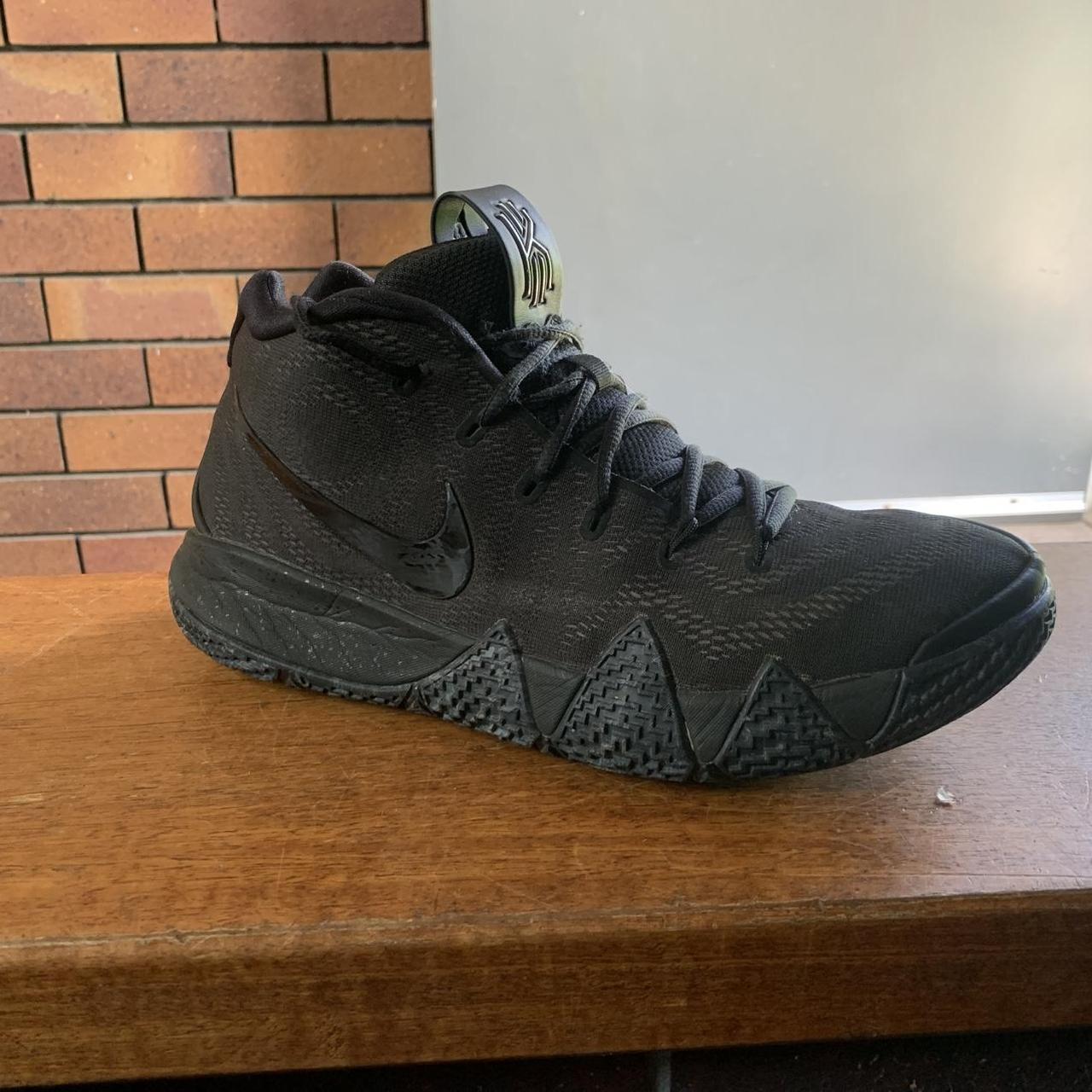 blackout kyrie 4