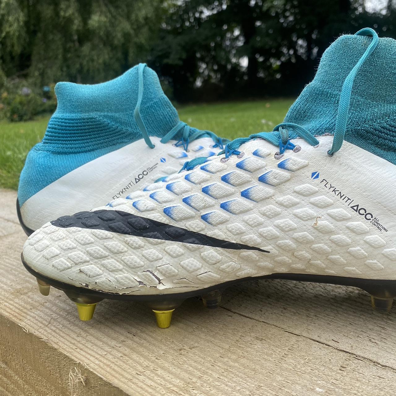 nike hypervenom phantom 3 blue and white