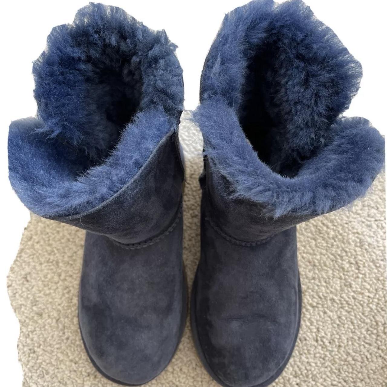 UGg Boots store dunkelblau