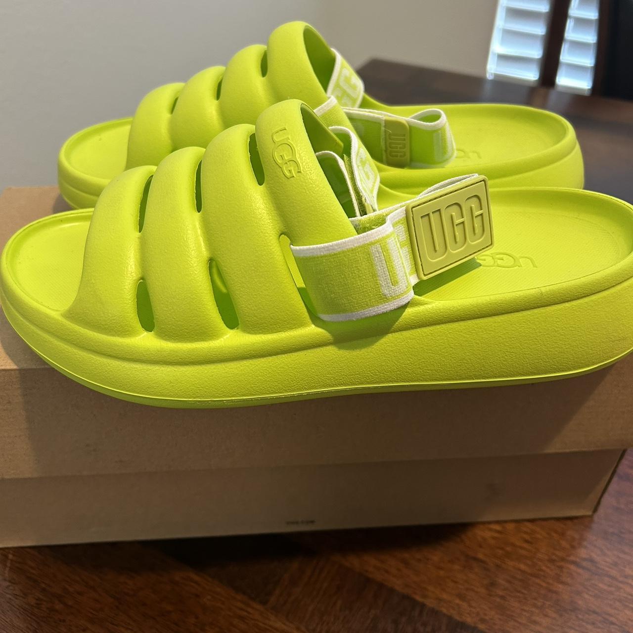 Size 3 Kids Uggs Slides outlet Lime Green