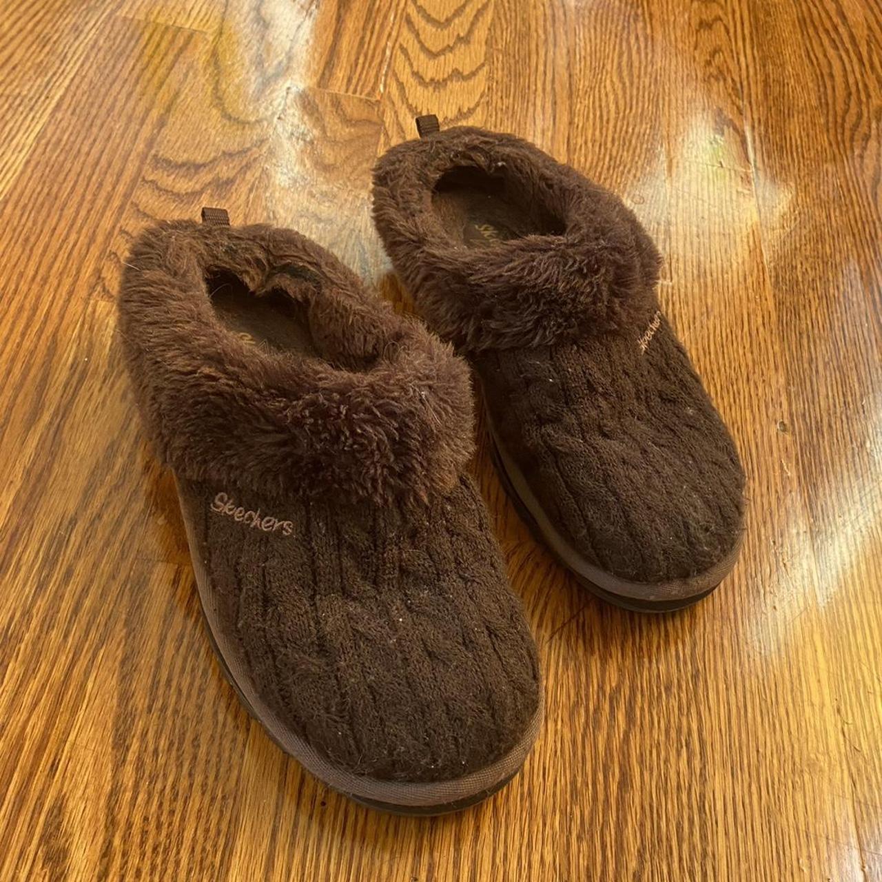 Skechers hot sale fuzzy slippers