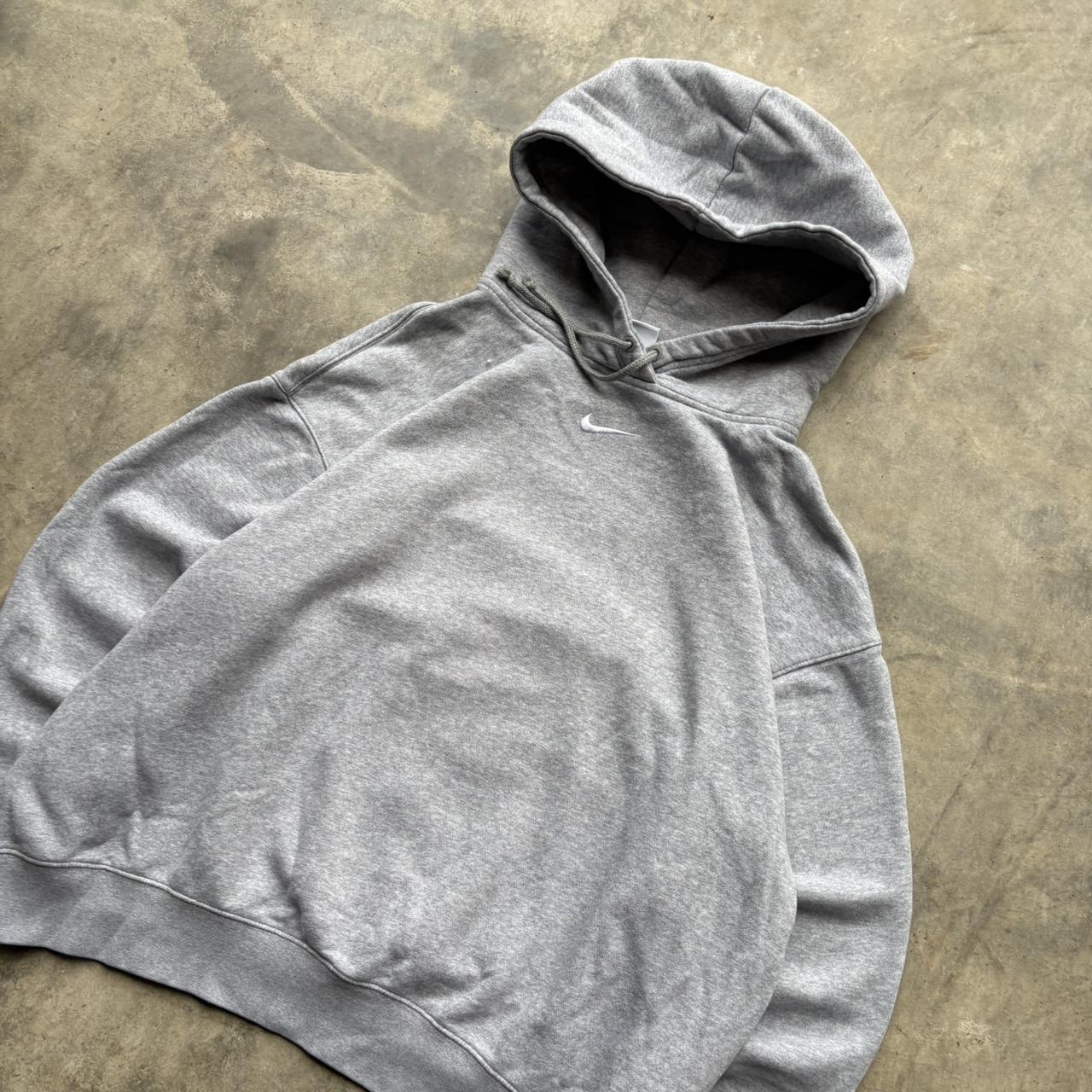 depop nike vintage hoodie