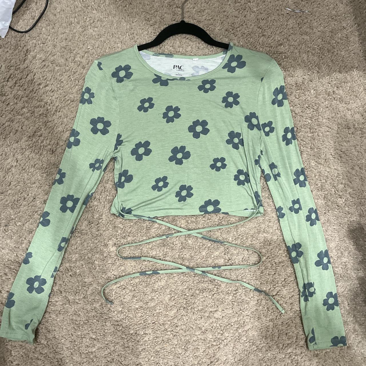 PacSun green long sleeve with long tie strings - Depop
