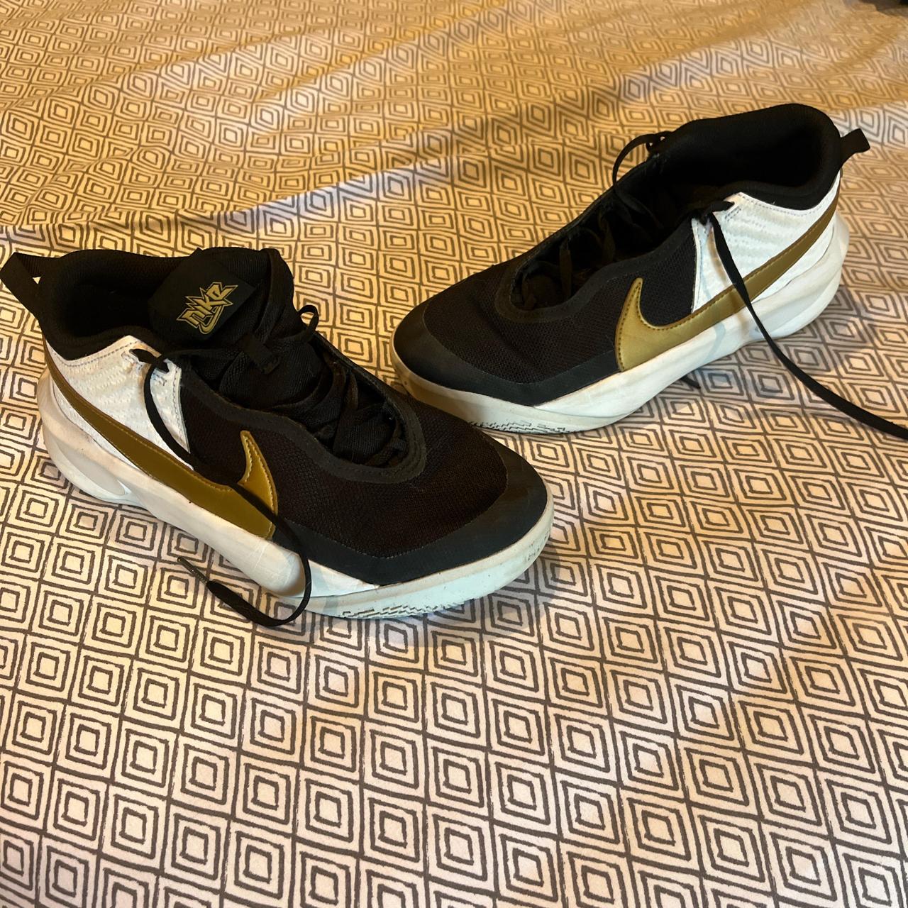 Nike basketball shoes Size: men's Color: Depop