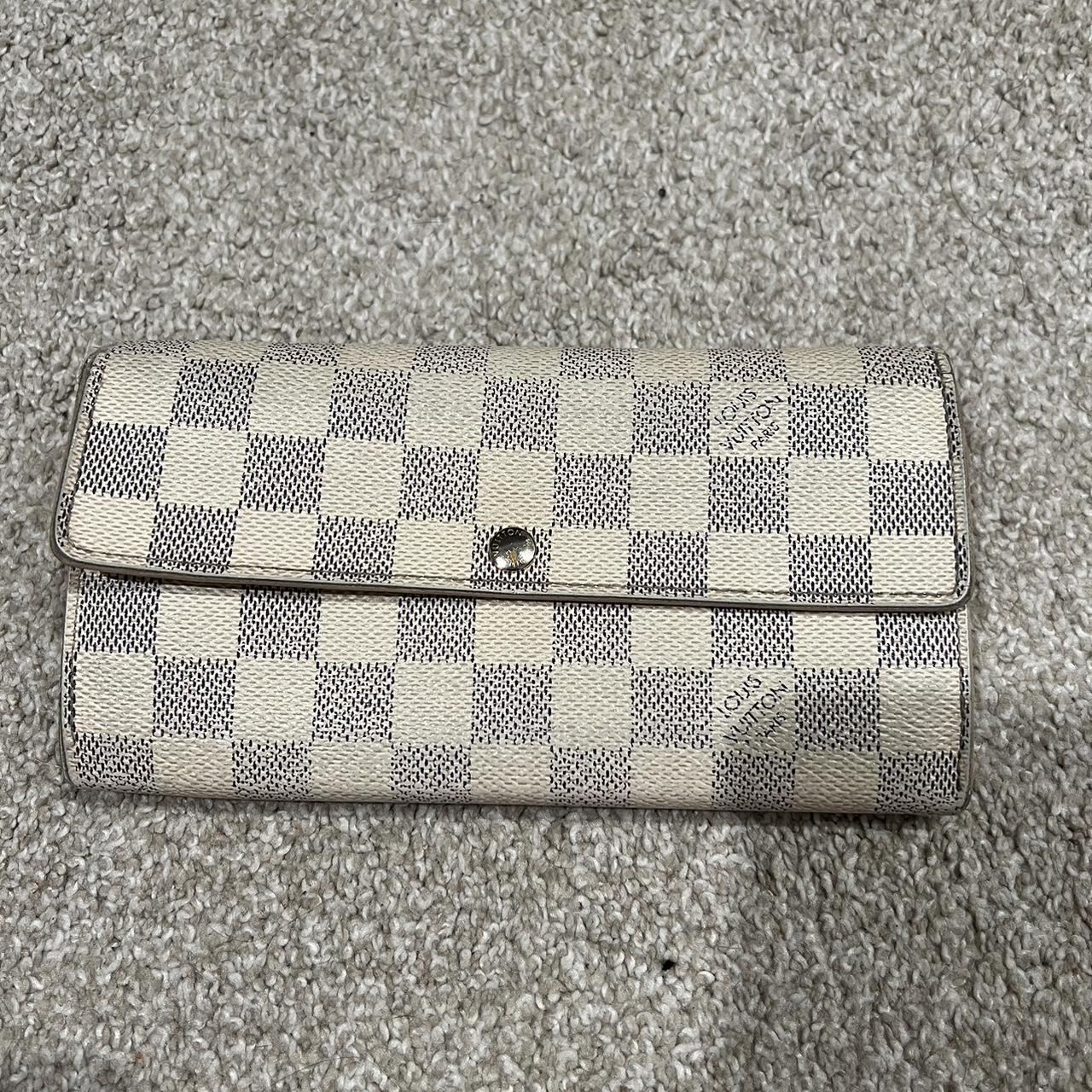 Louis Vuitton Women's Grey and White Wallet-purses