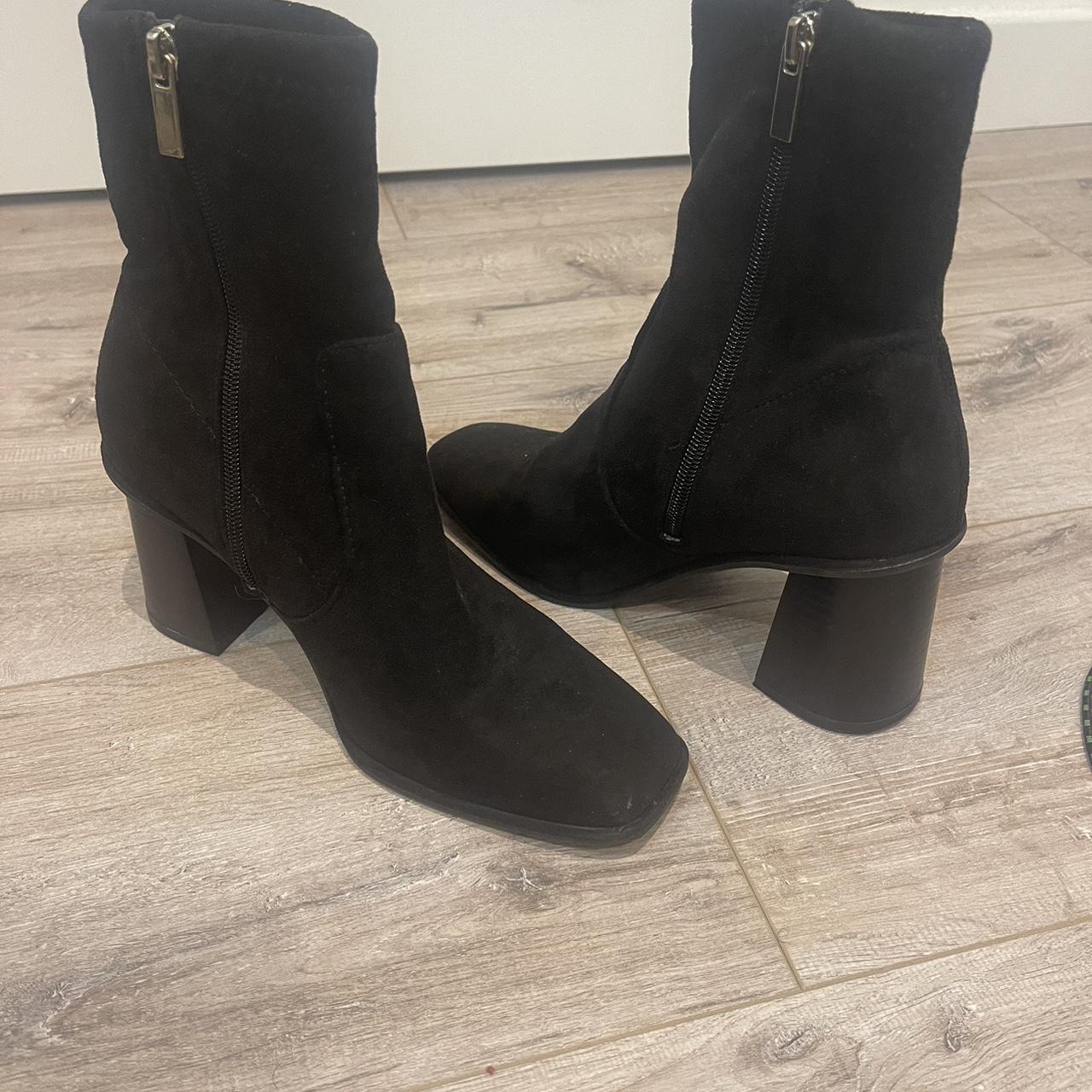 Black suede ankle boots with zip up side ankleboots