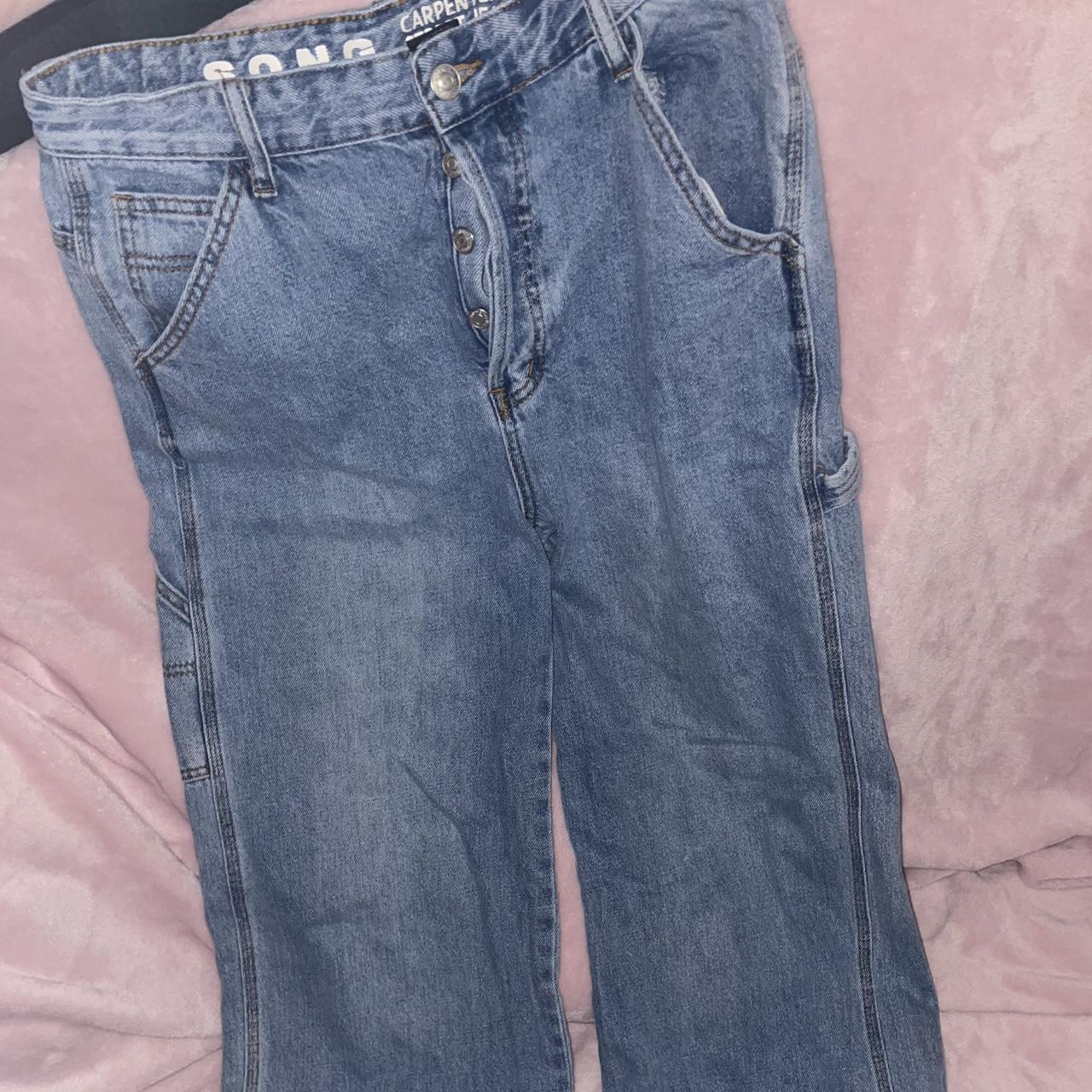 item listed by ar1zzi