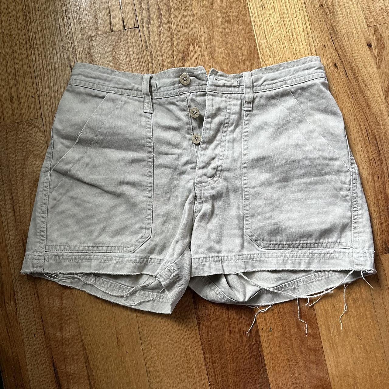 Vintage tan cargo shorts Size 2 Perfect for the... - Depop