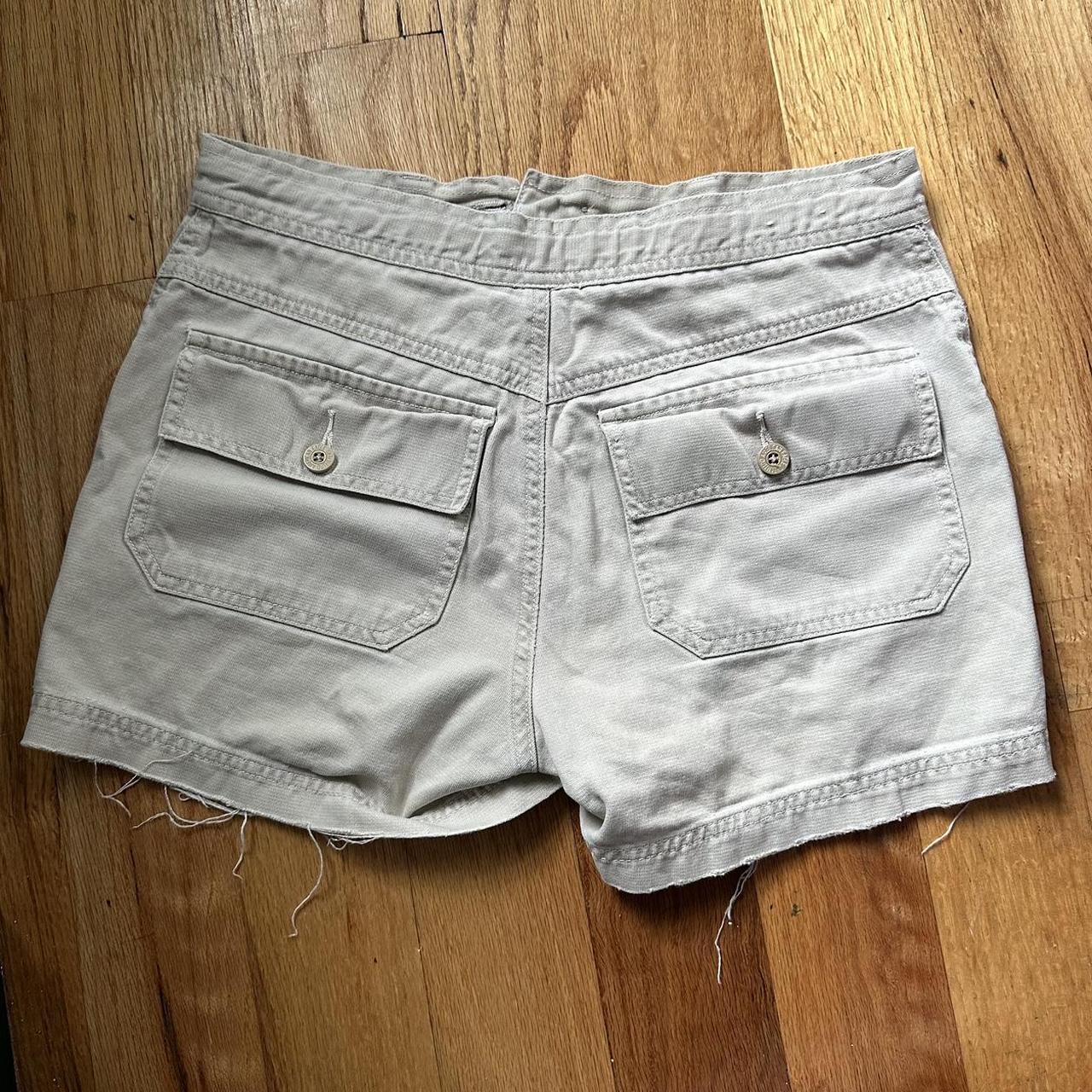 Vintage tan cargo shorts Size 2 Perfect for the... - Depop