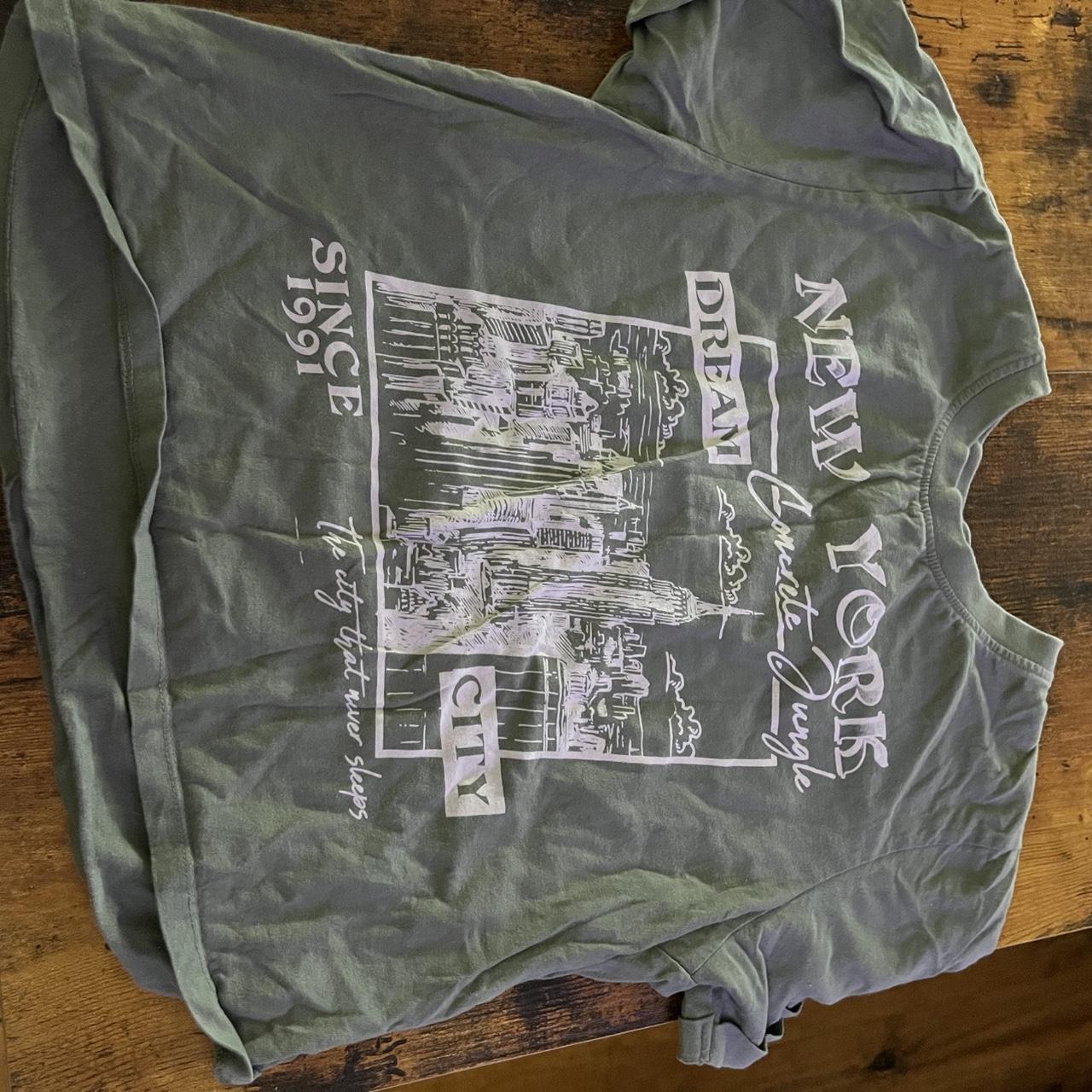 item listed by pr3ttbee