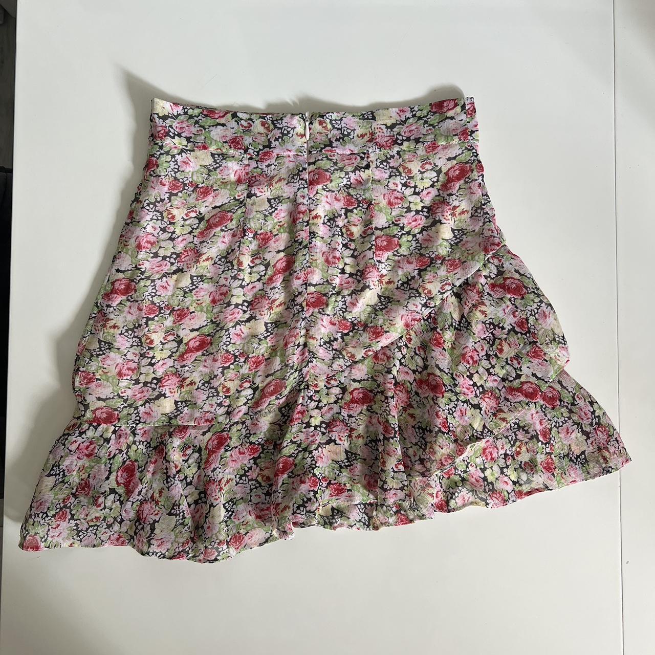 Primark floral asymmetrical mini skirt Only worn... - Depop