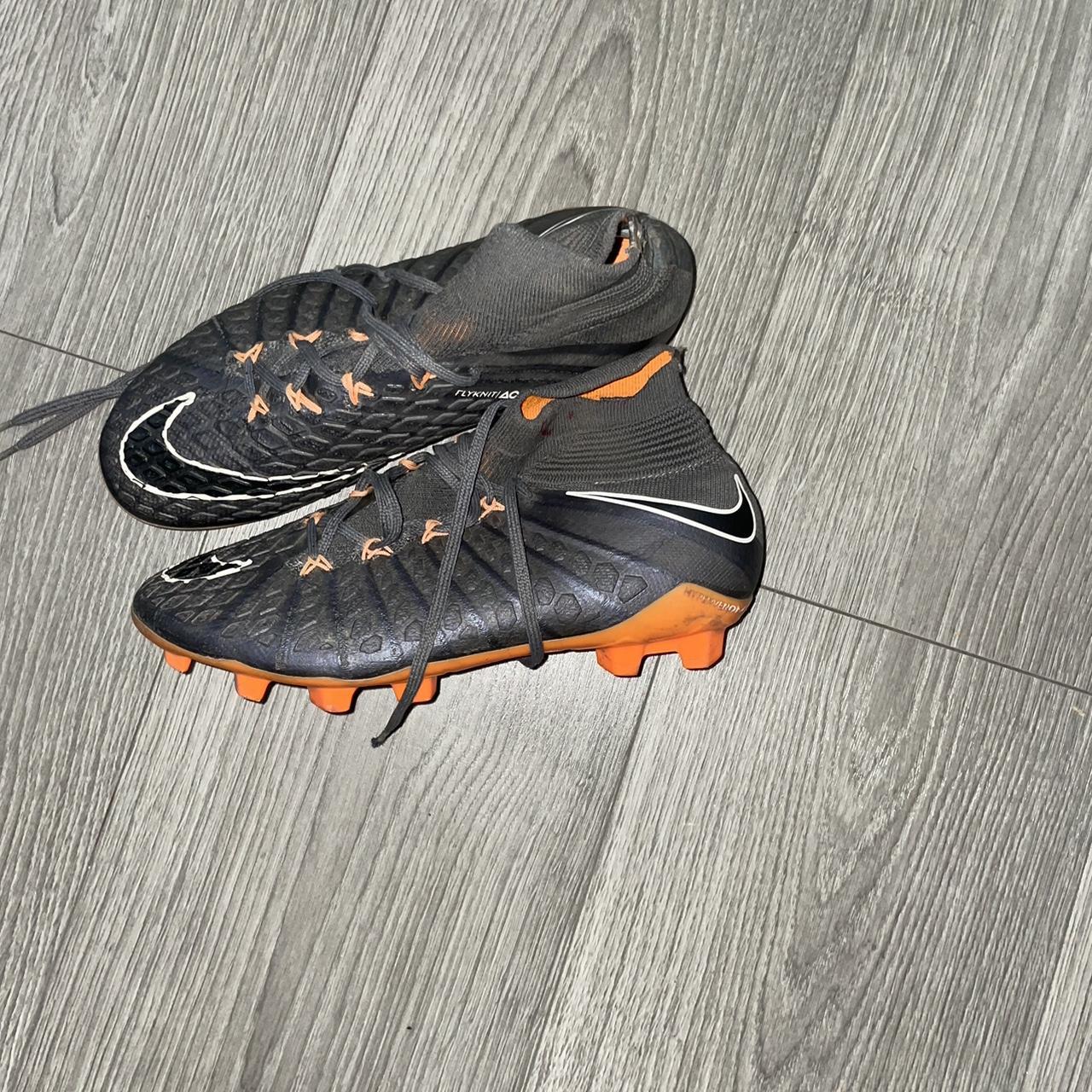 Orange and black nike hypervenom online