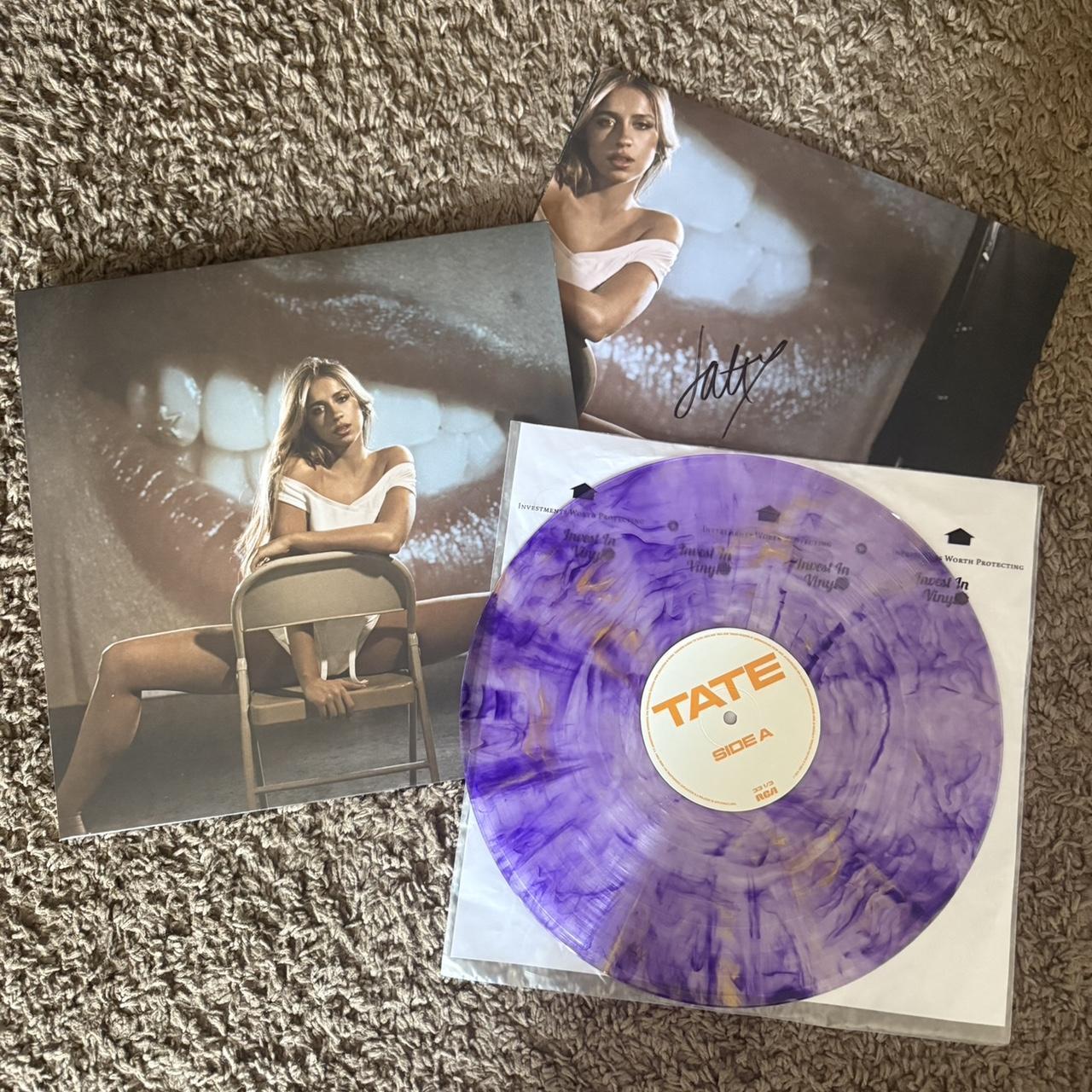 item listed by venombats_
