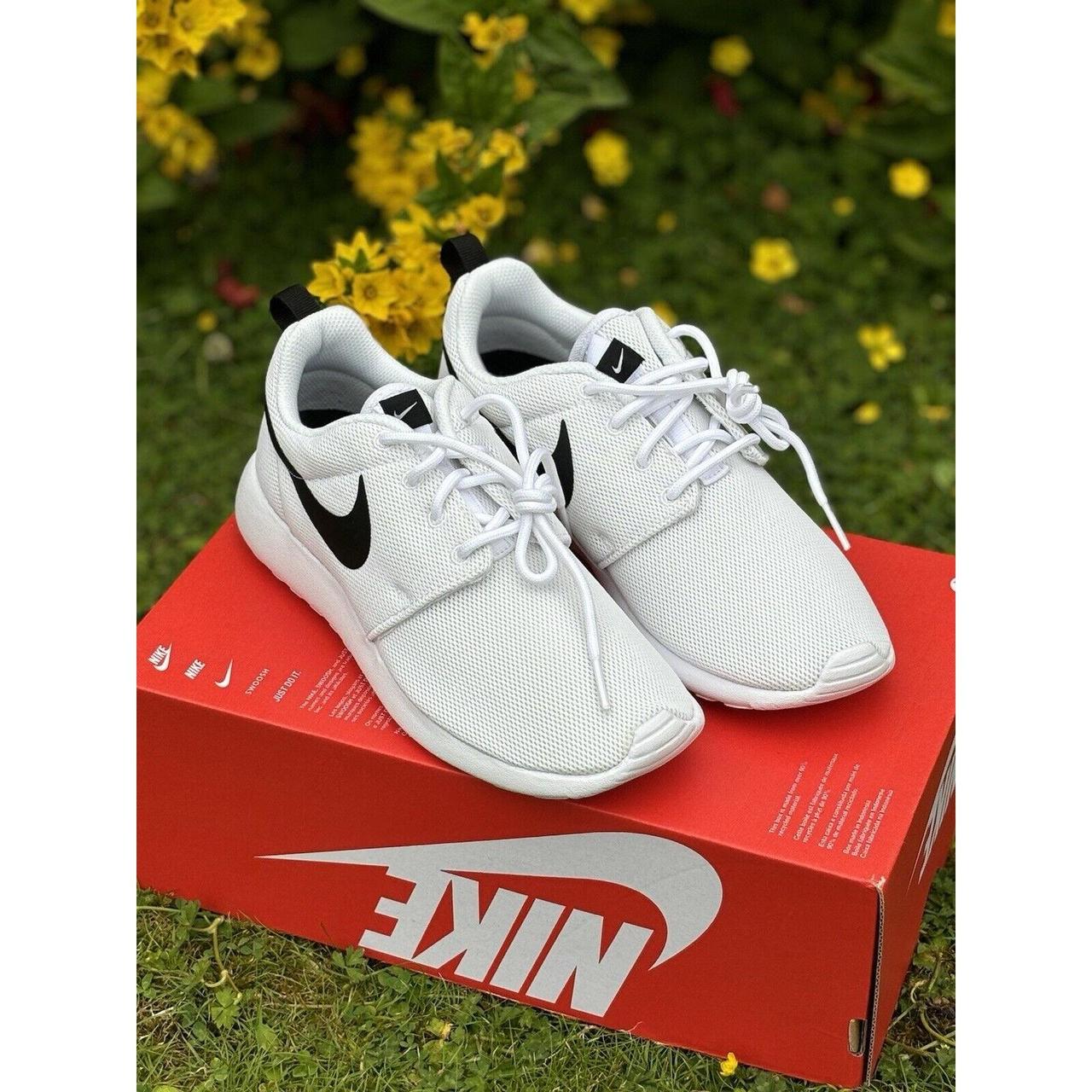 Size 4.5 Nike Roshe One White Black Tick