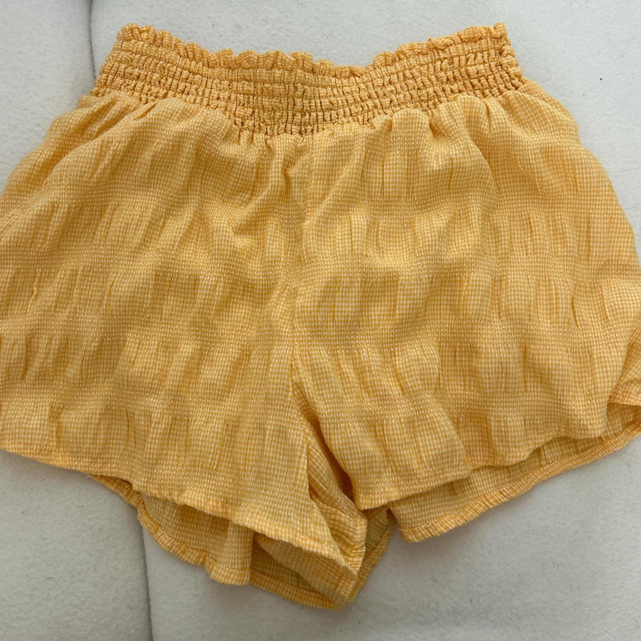 flowy shorts from forever 21 size extra small Depop