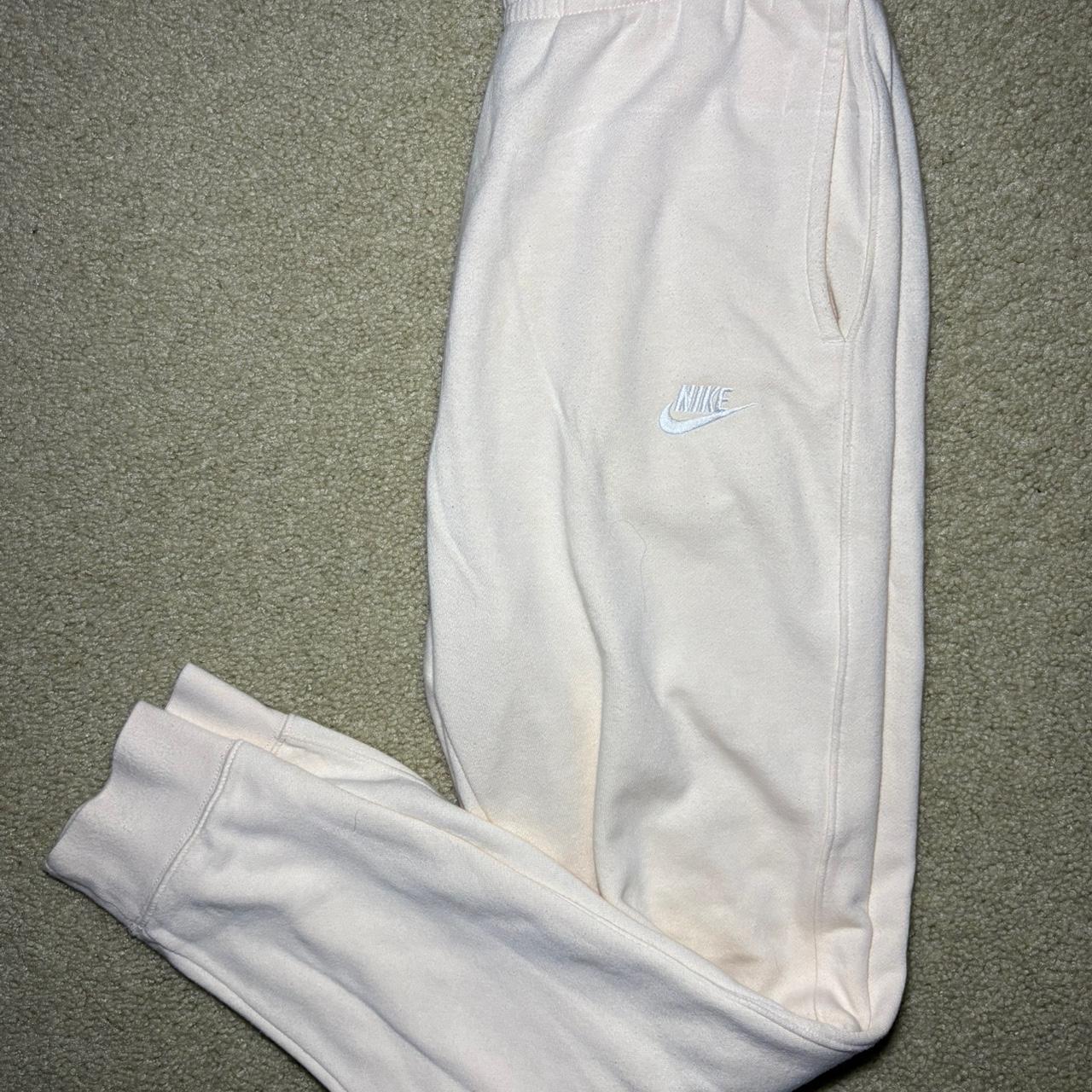 item listed by diego_resellz