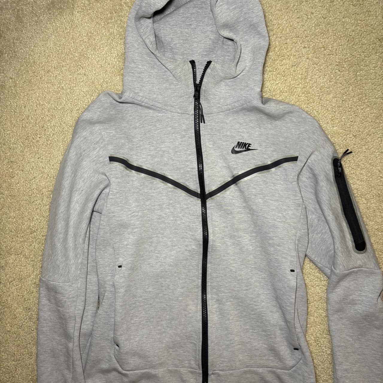 item listed by diego_resellz