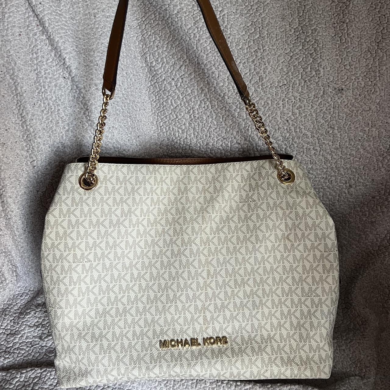 Michael Kors offers Handbag White, gently used