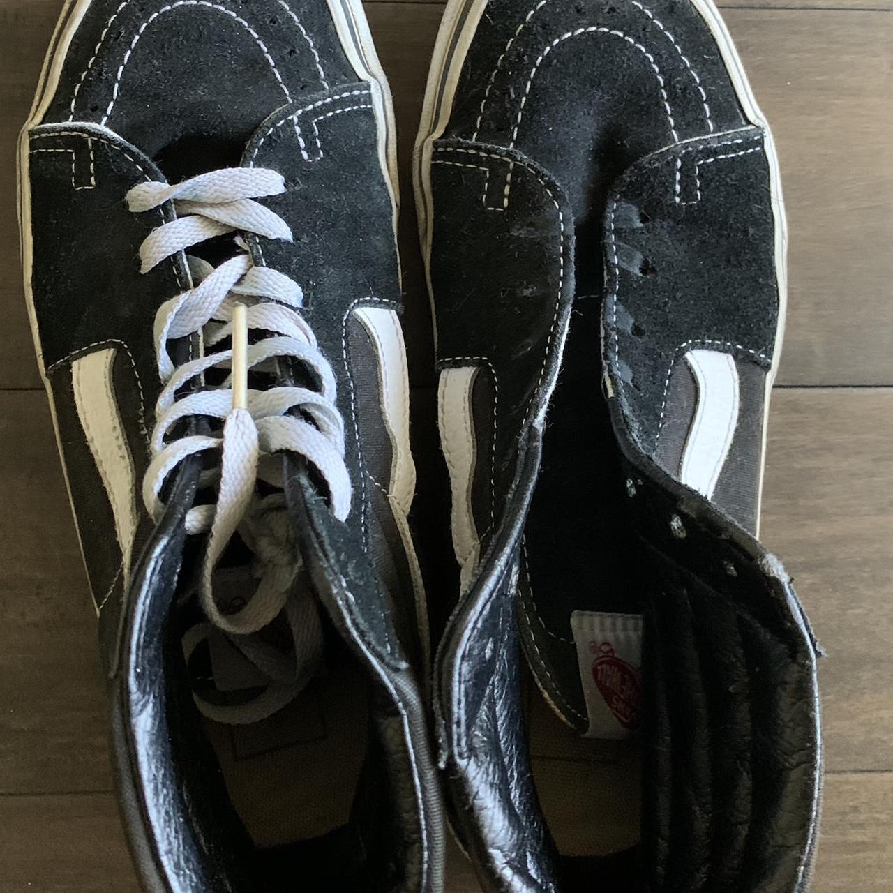 Vans black/white. Missing a lace. Shoe size 6.5 - Depop