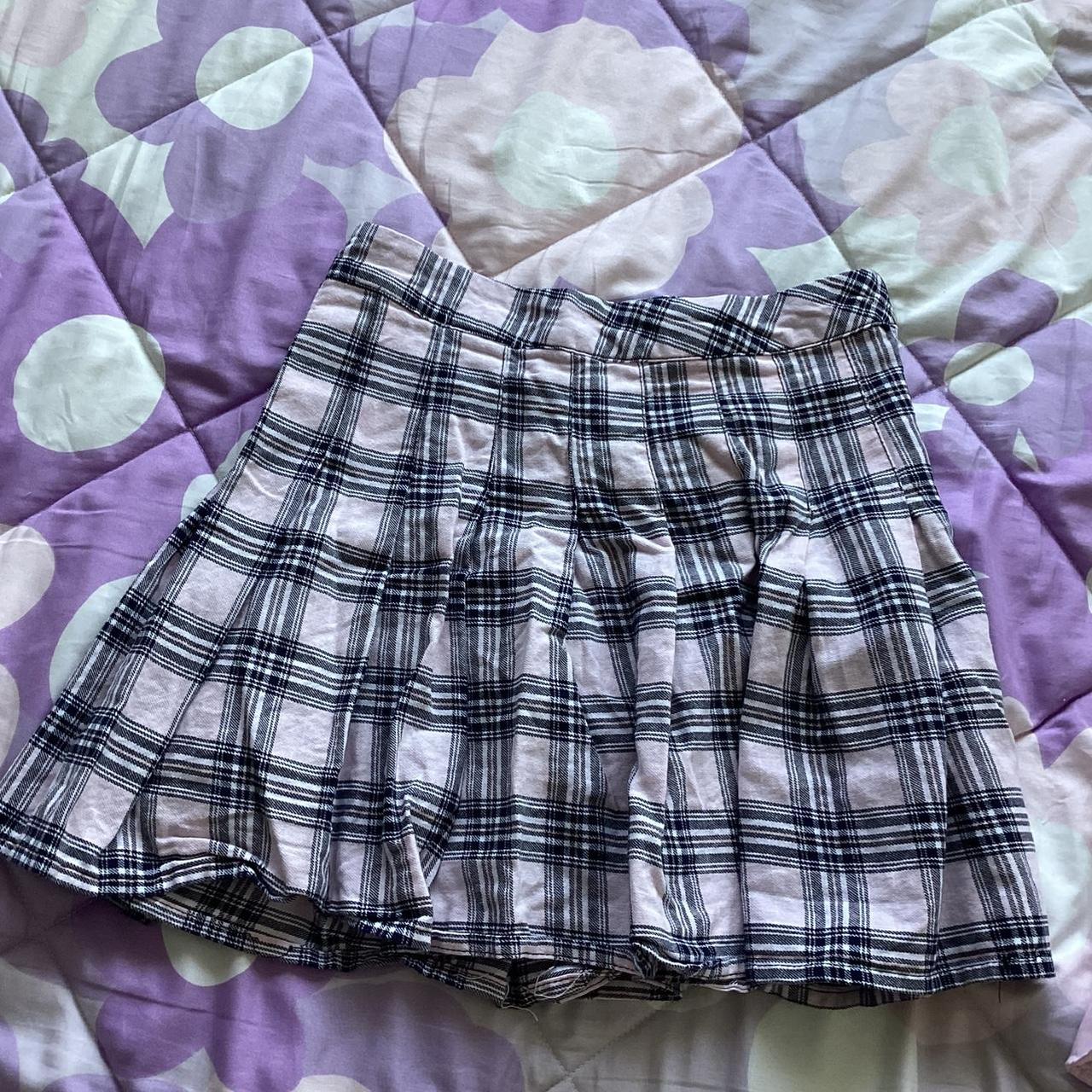 Pink and black plaid skirt, zipper doesn’t go up