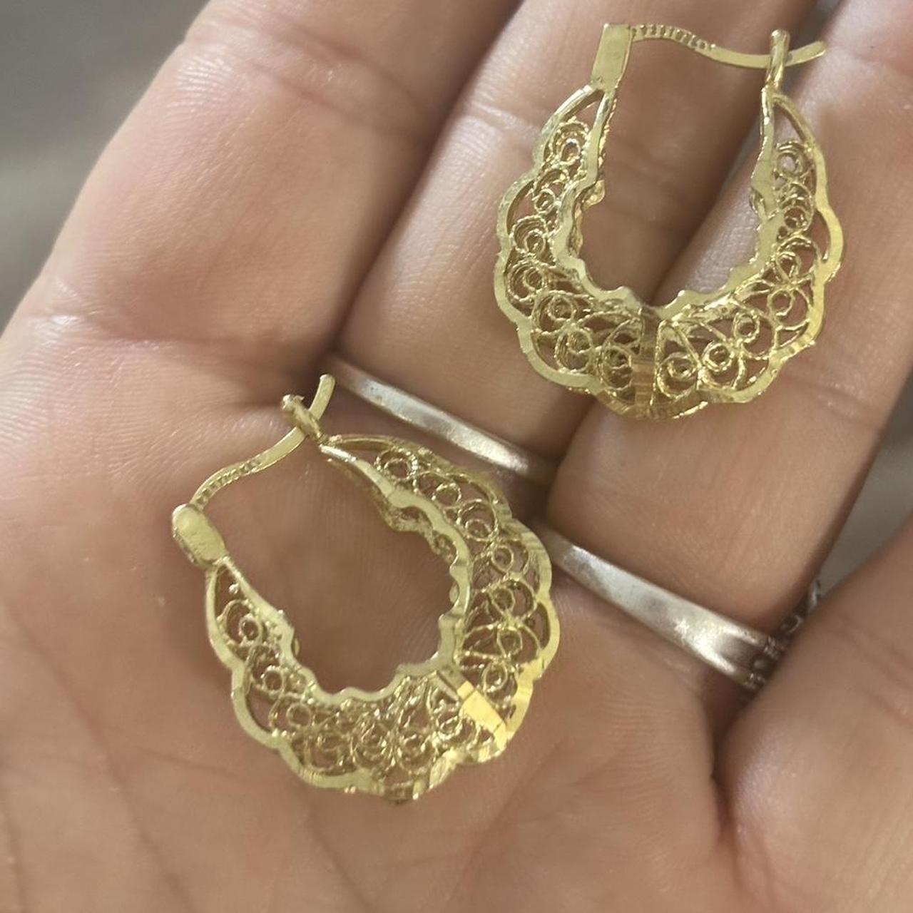 item listed by jennysjewelz