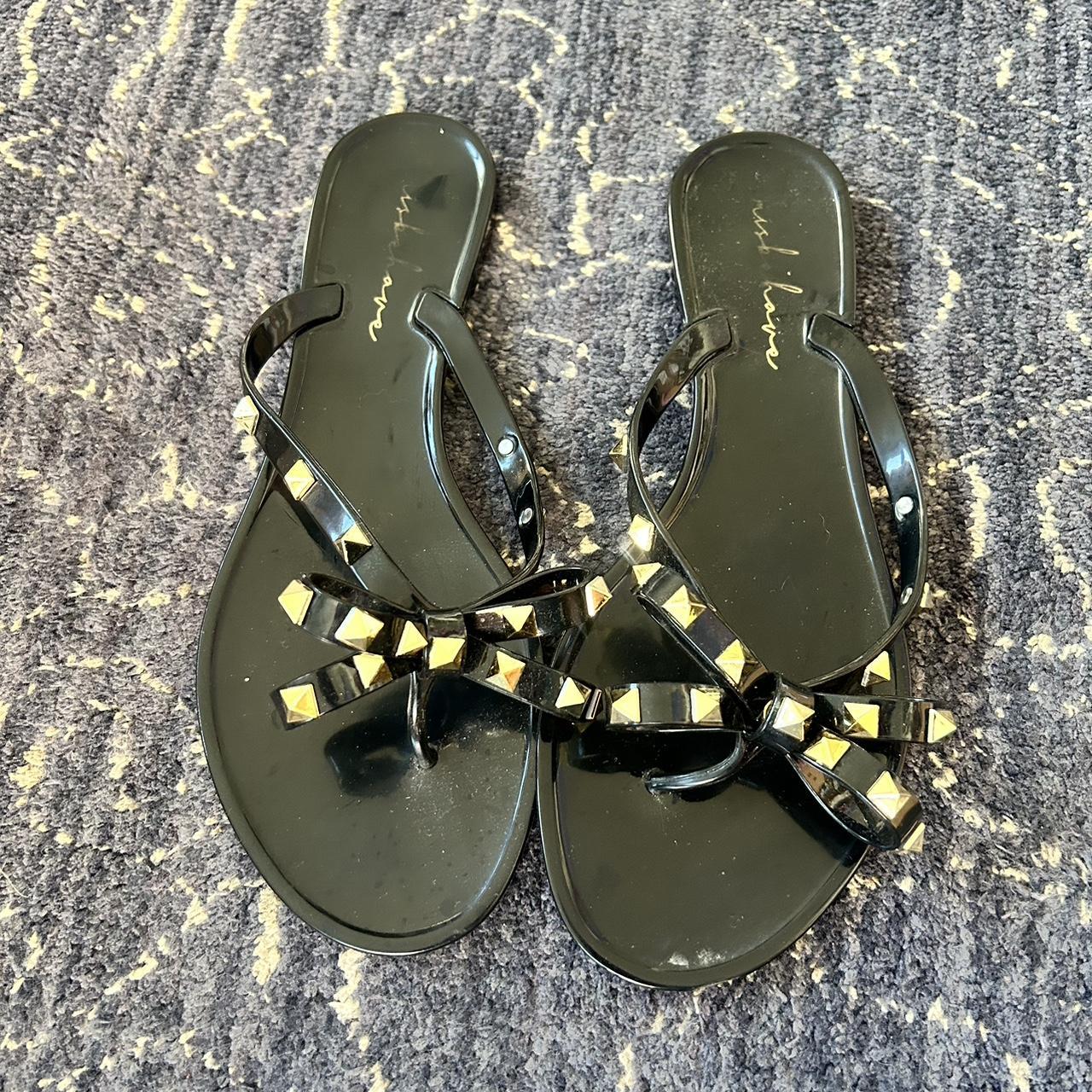 Cute black bow sandals, size 8 - Depop