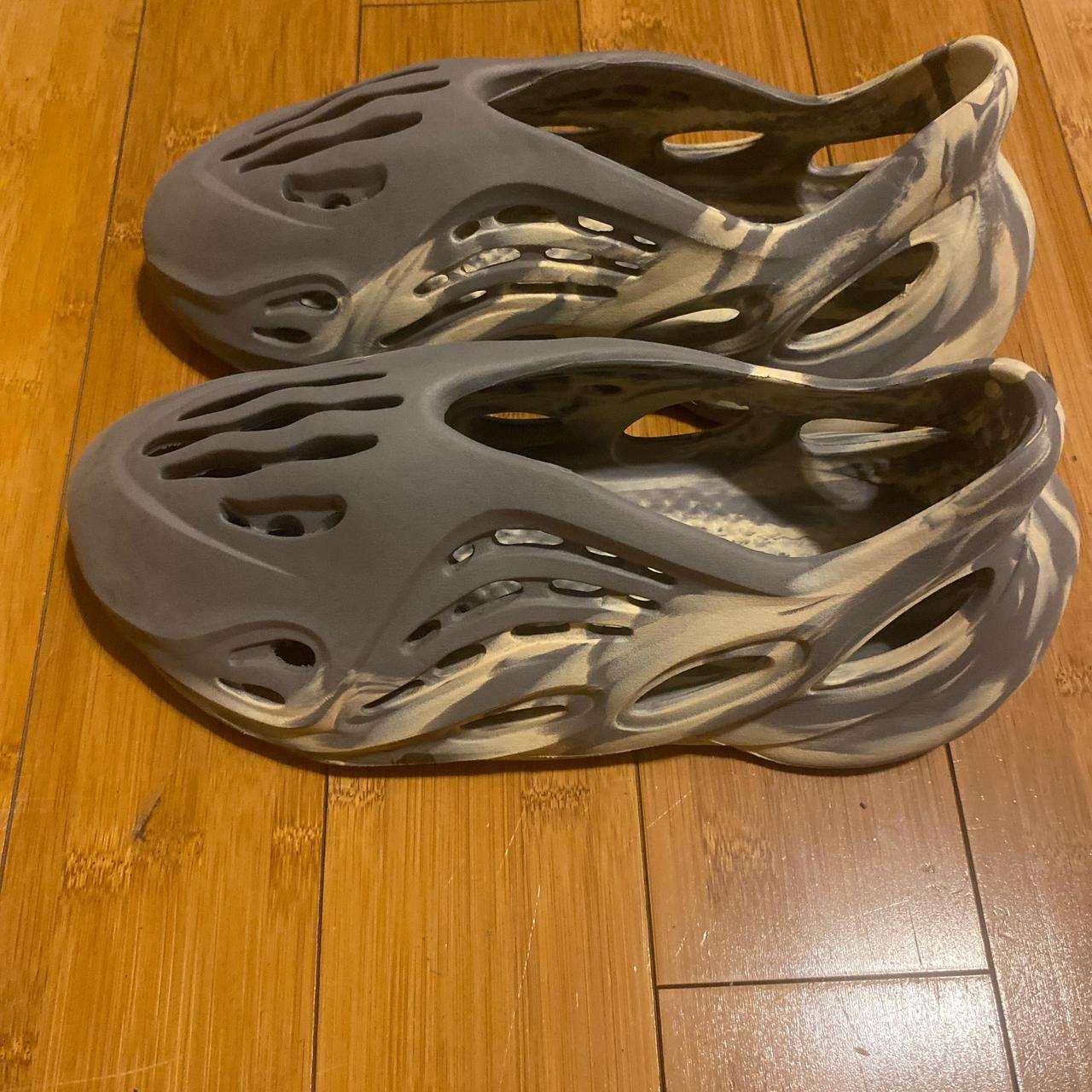 yeezy foam rnnr mxt