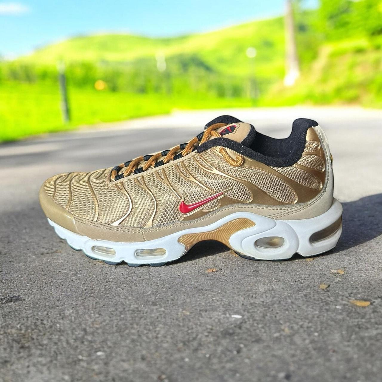 Gold air max 95 womens best sale