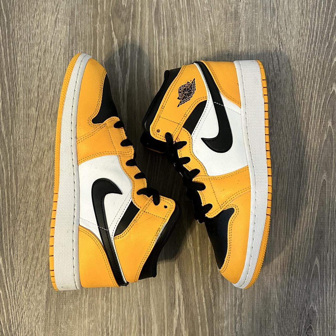 Jordan 1 mid yellow toe shops black