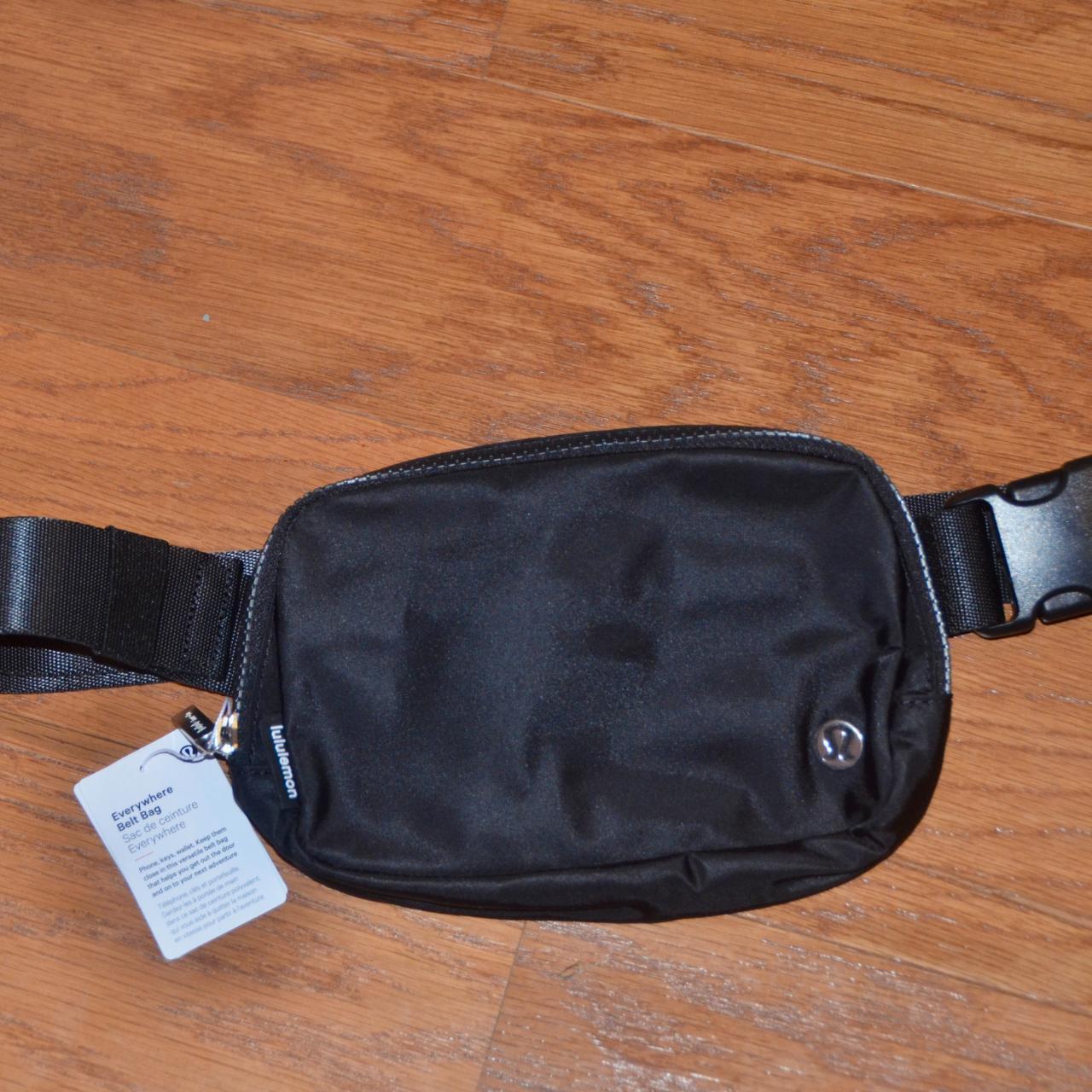 Lululemon everywhere belt bag black deals new with tag .