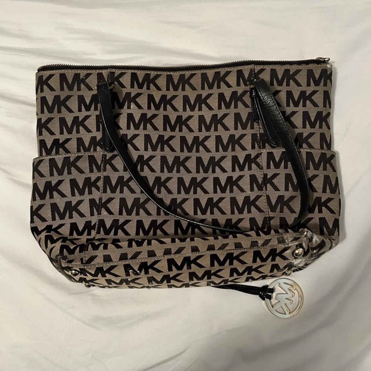 Michael Kors hand bag Depop