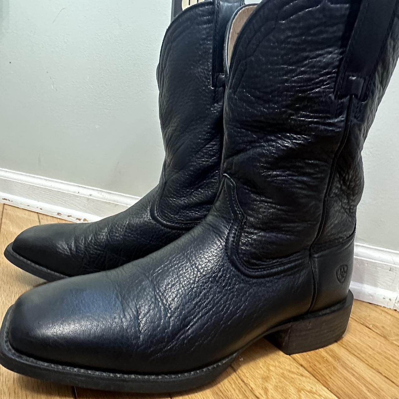 Men s Ariat black boots size 9.5. Style