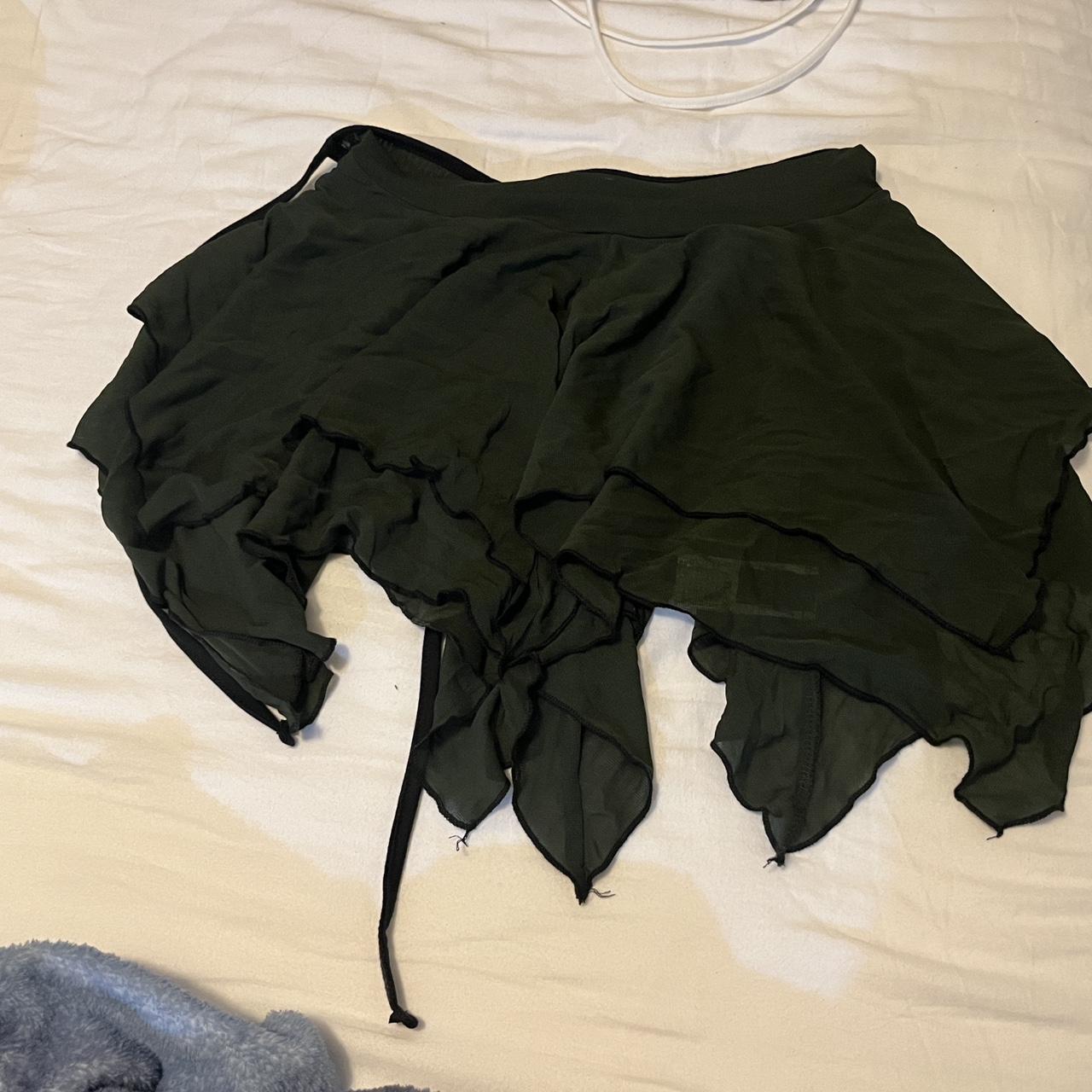 Black and green ruffle skirt hotsell