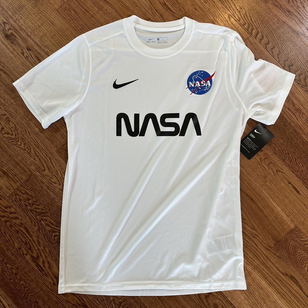 Nasa t shirt nike hotsell